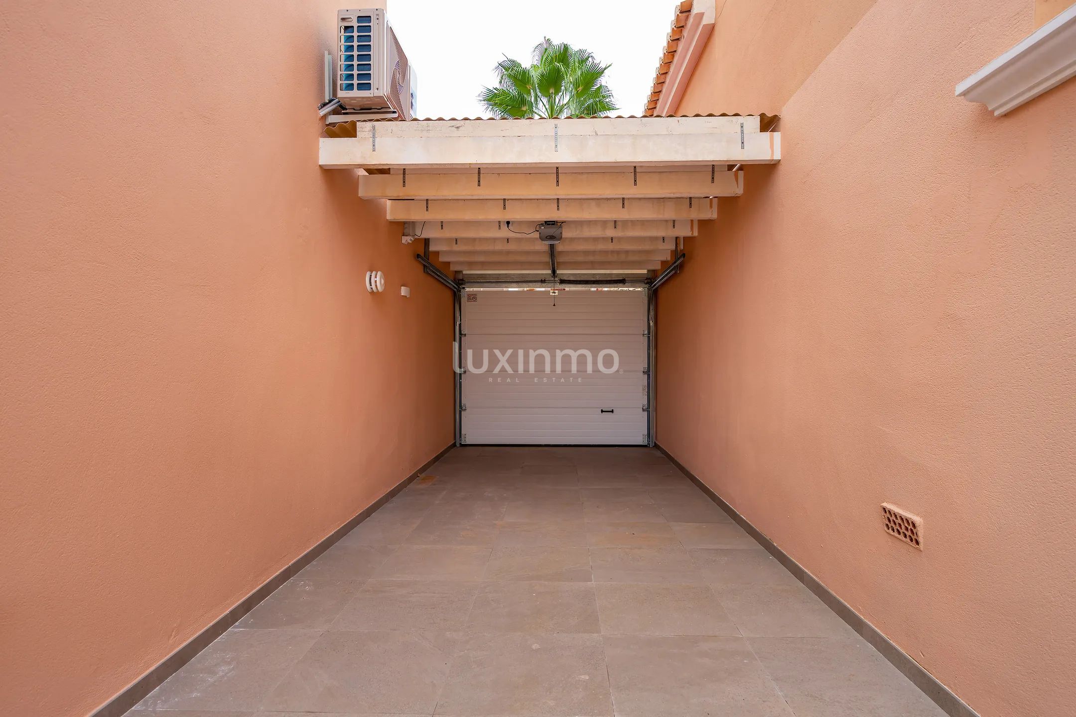 Designer renovated house in Calpe with garden — photo 34