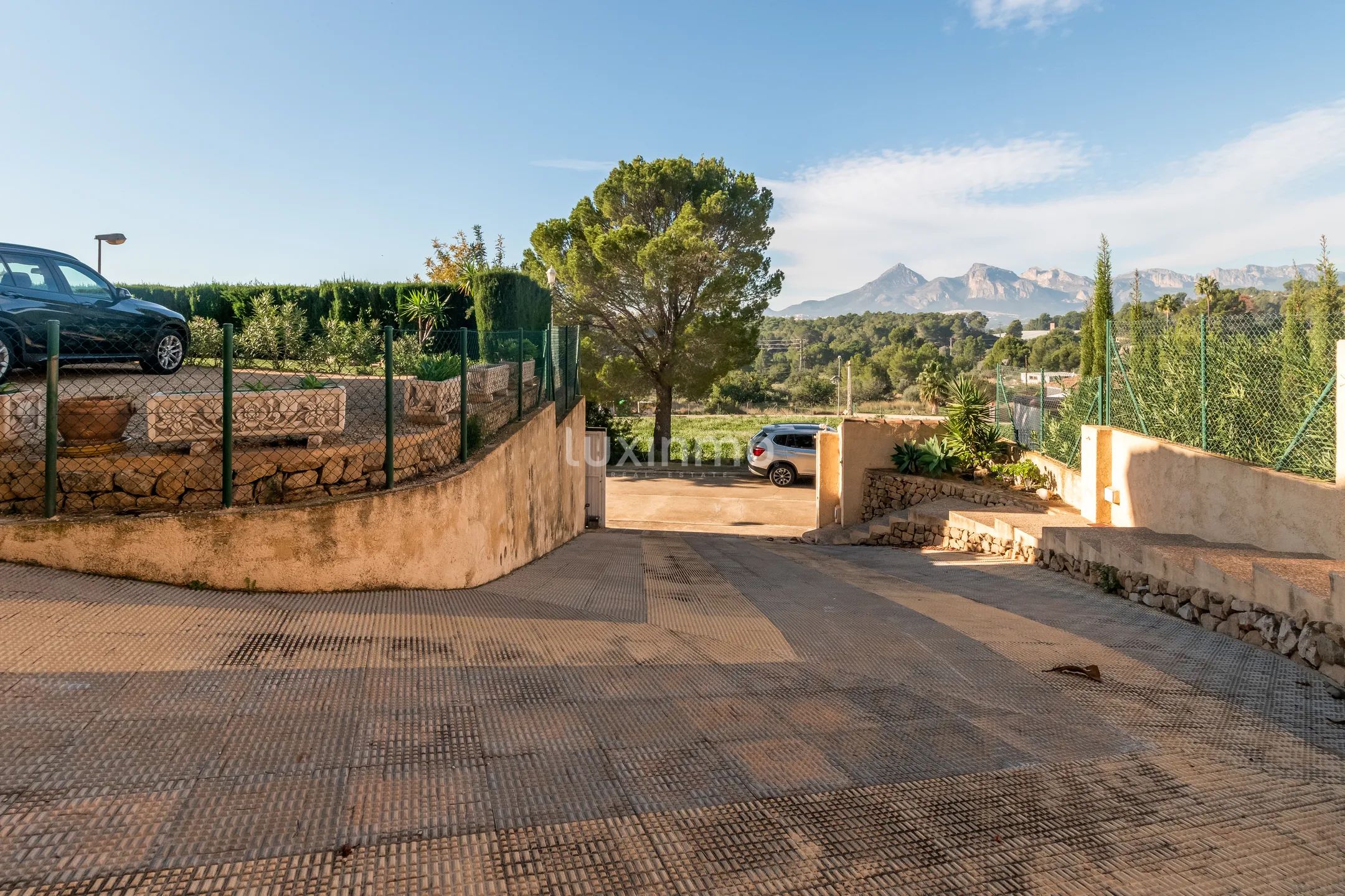Mediterranean style villa with nice views in Altea la vella — photo 32