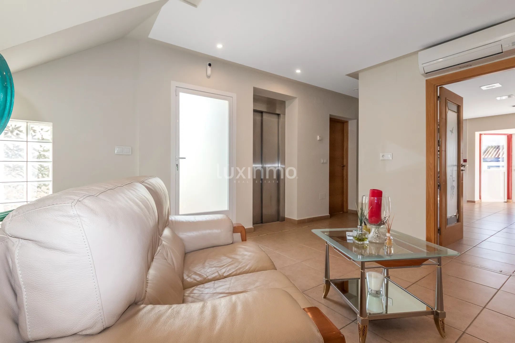 Villa met panoramisch uitzicht op de bergen te koop in Altea — photo 17