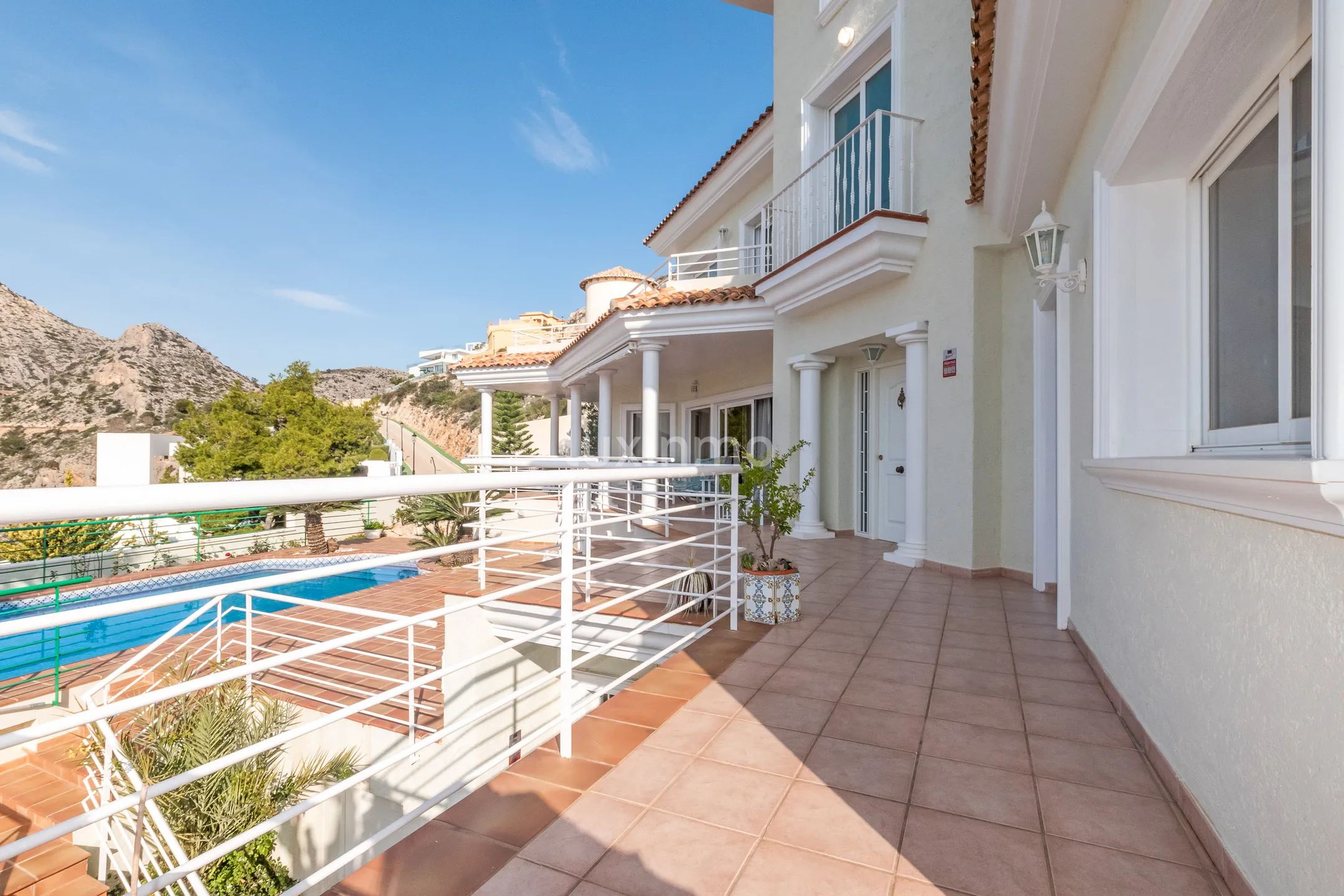 Villa met panoramisch uitzicht op de bergen te koop in Altea — photo 39