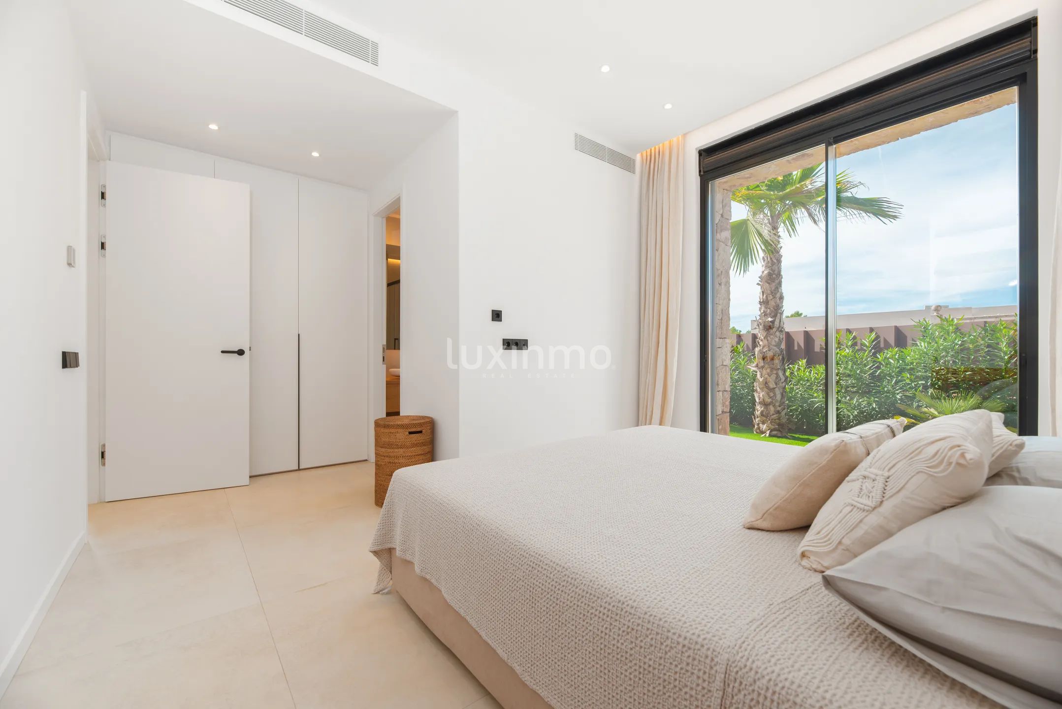 Villa de lujo de nueva construcción con 6 dormitorios en Sa Carroca,Ibiza — photo 23