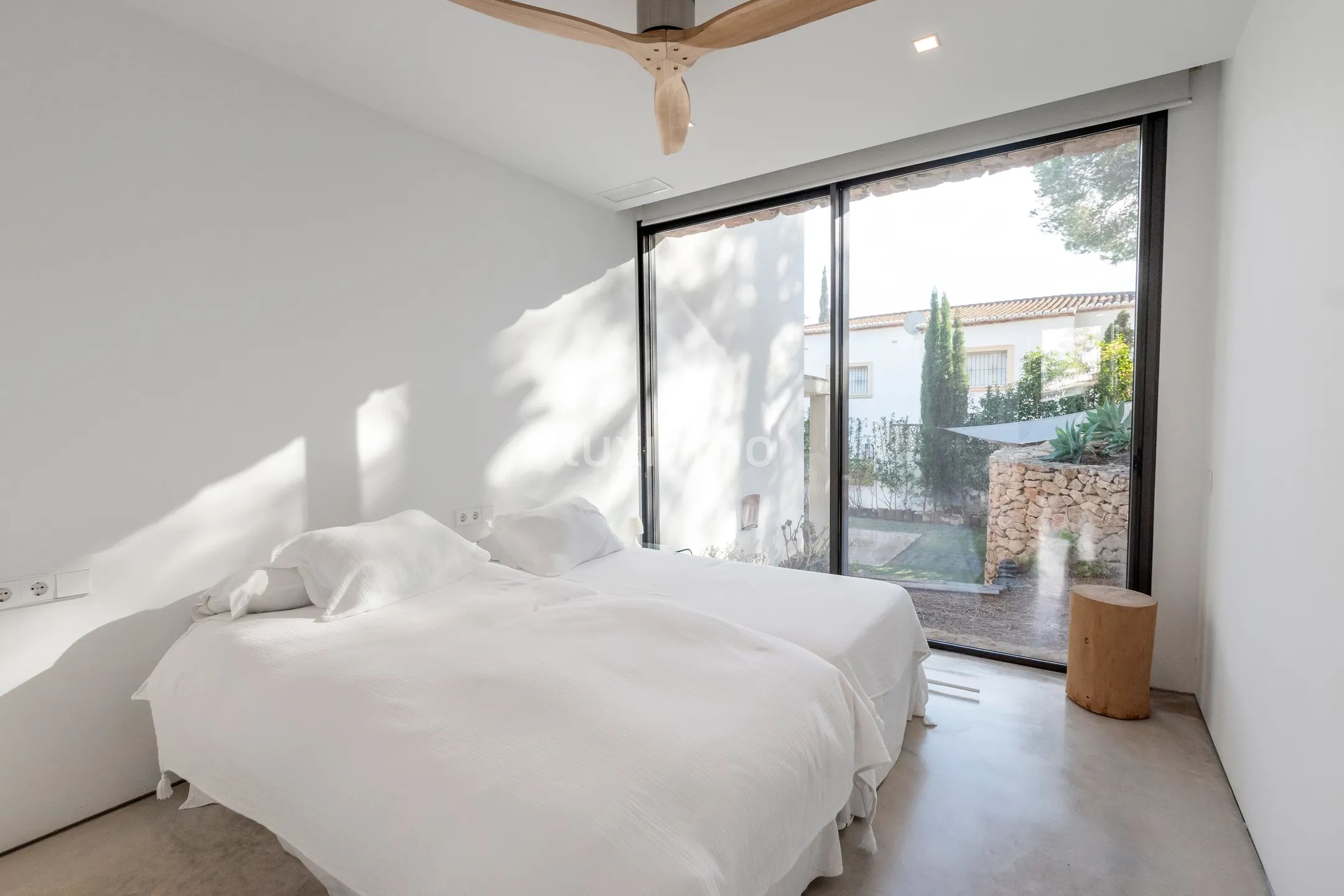 Impressive villa in the prestigious area of El Portet in Moraira — photo 12