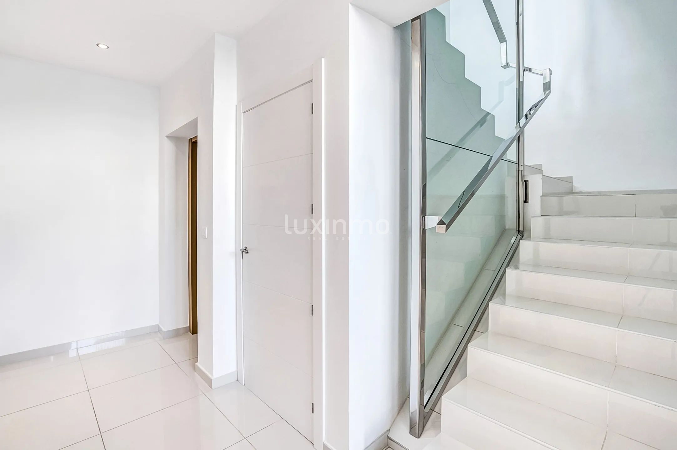 Exclusive villa with sea views in Jávea — photo 32