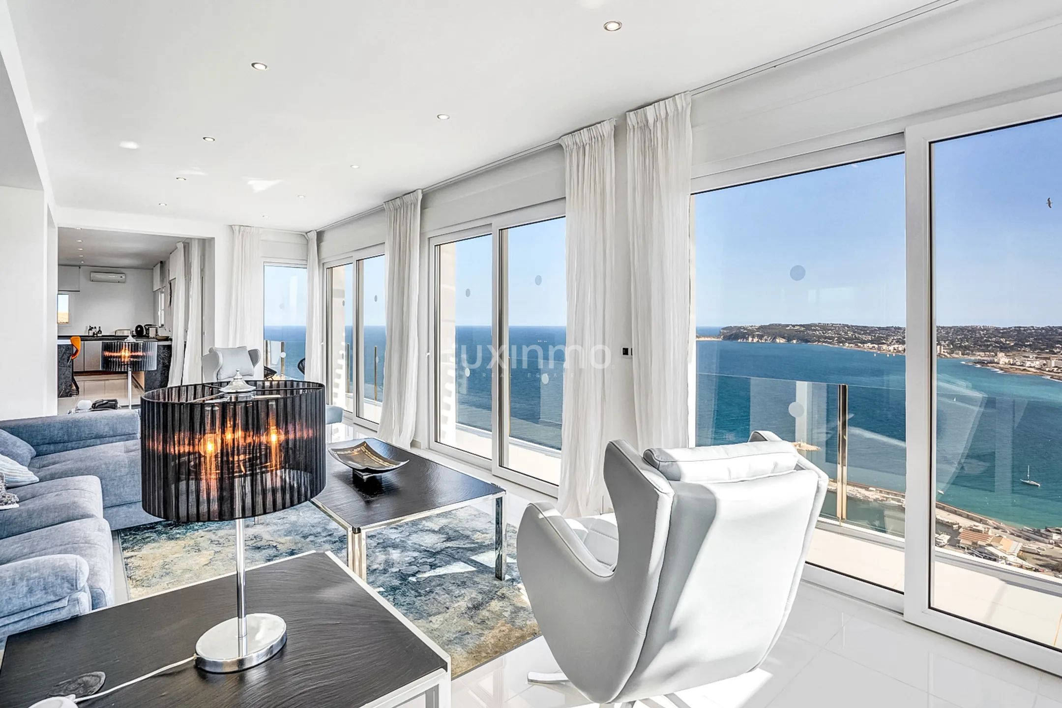 Exclusive villa with sea views in Jávea — photo 2