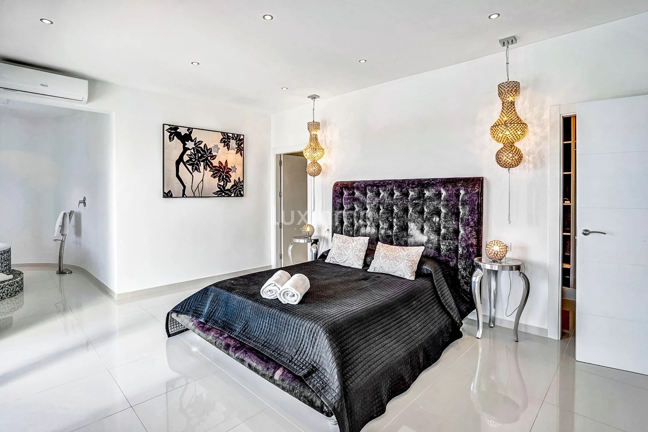 Exclusive villa with sea views in Jávea — photo 30