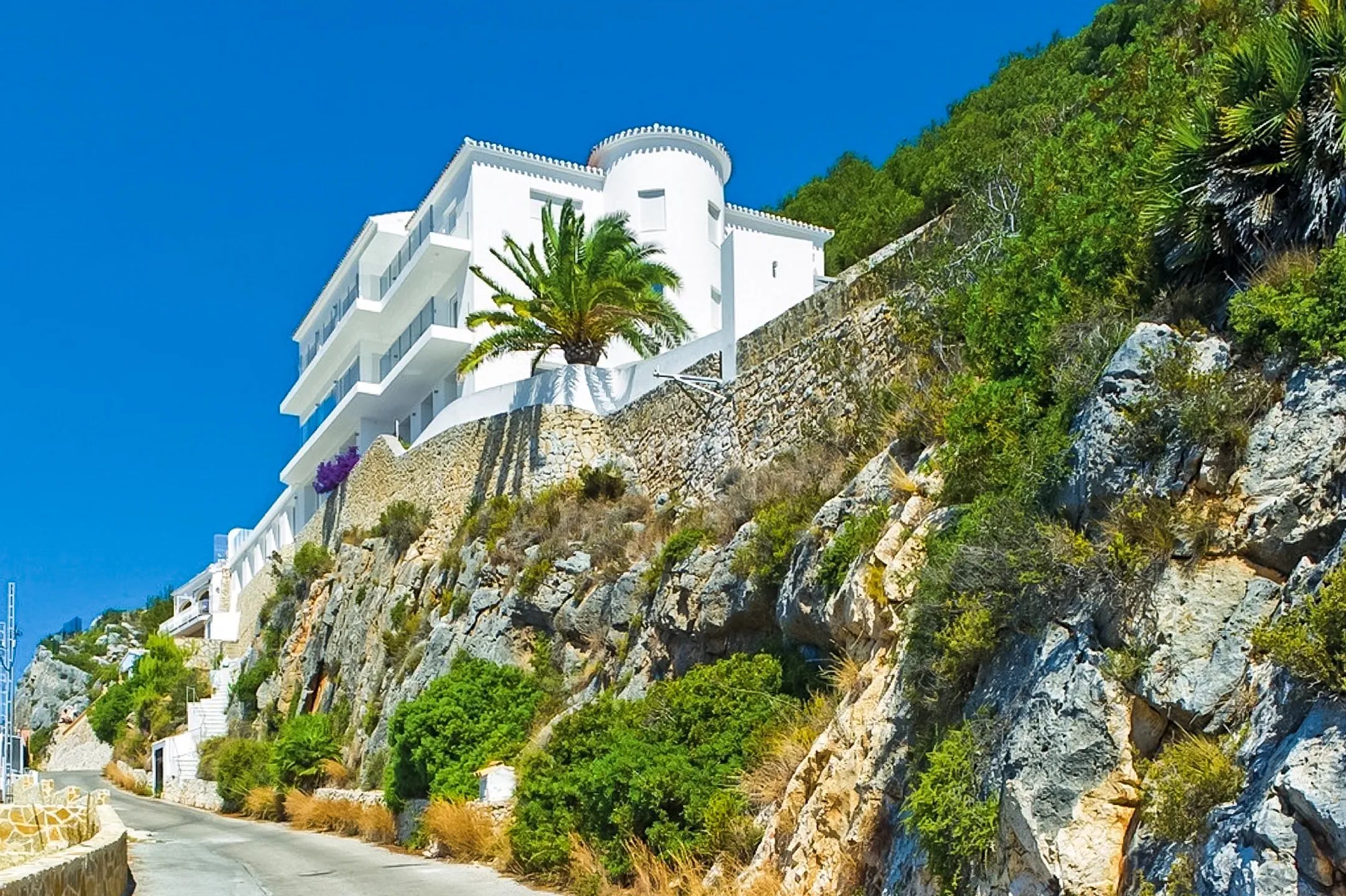 Exclusive villa with sea views in Jávea — photo 13