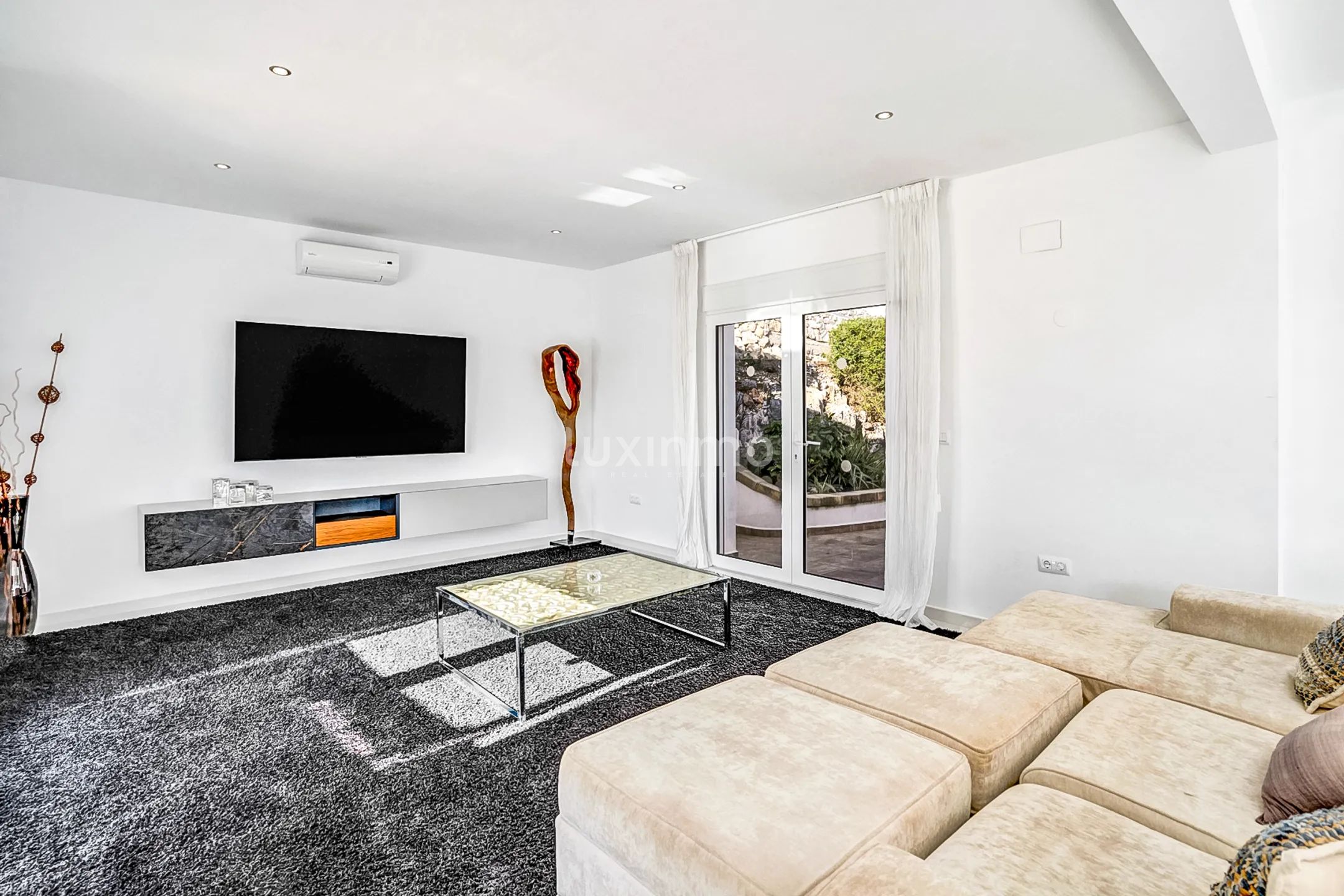 Exclusive villa with sea views in Jávea — photo 9