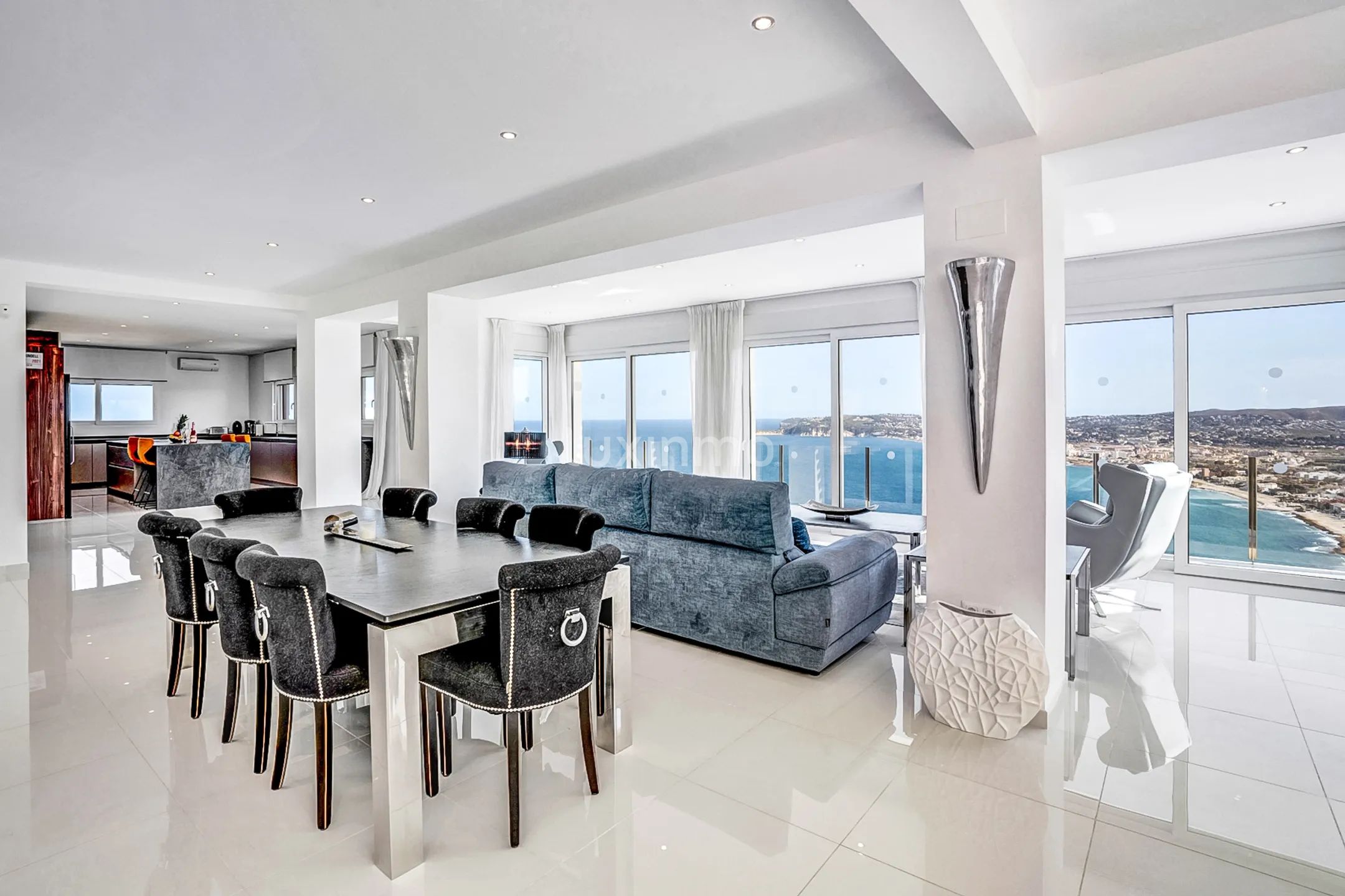 Exclusive villa with sea views in Jávea — photo 8