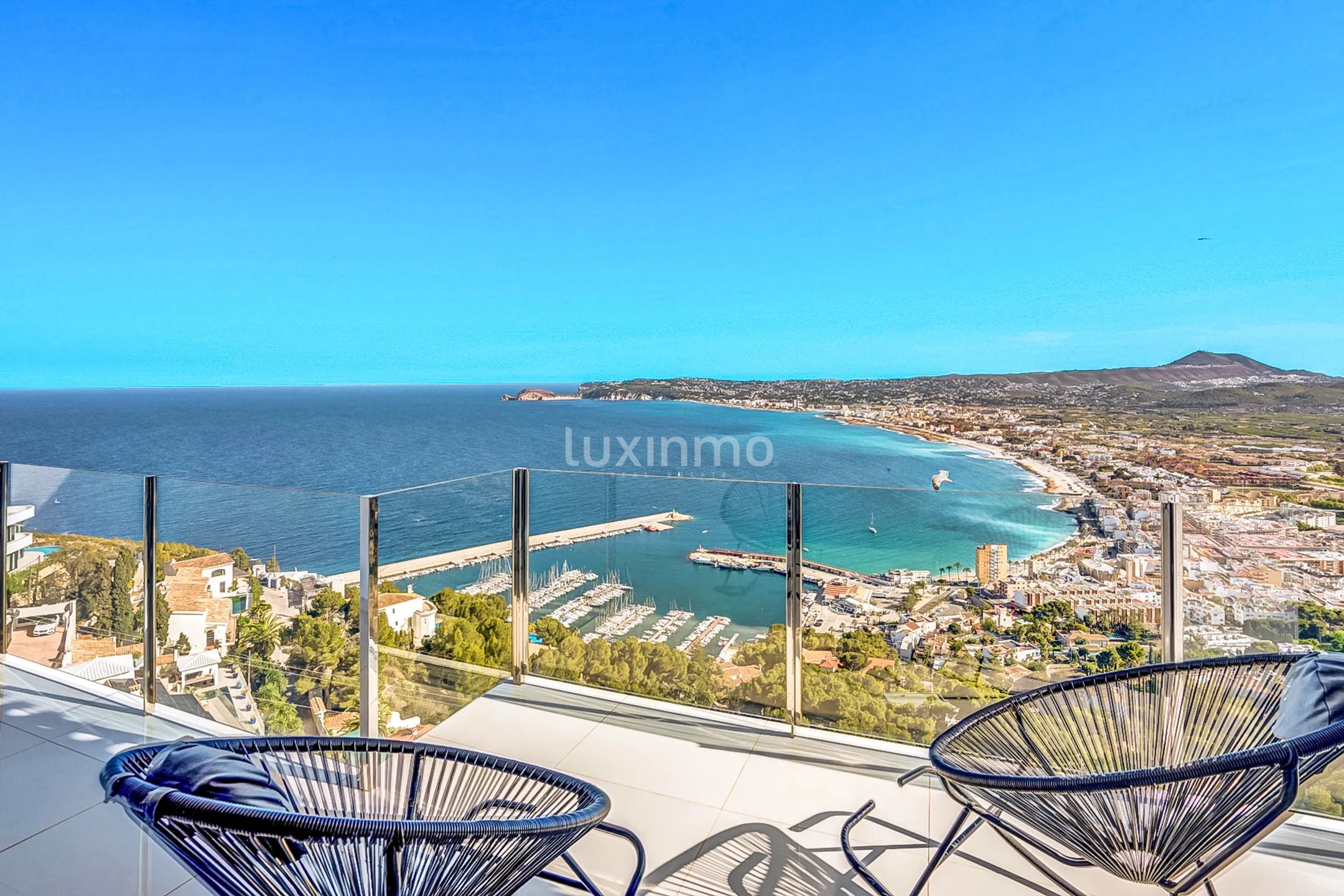 Exclusive villa with sea views in Jávea — photo 18