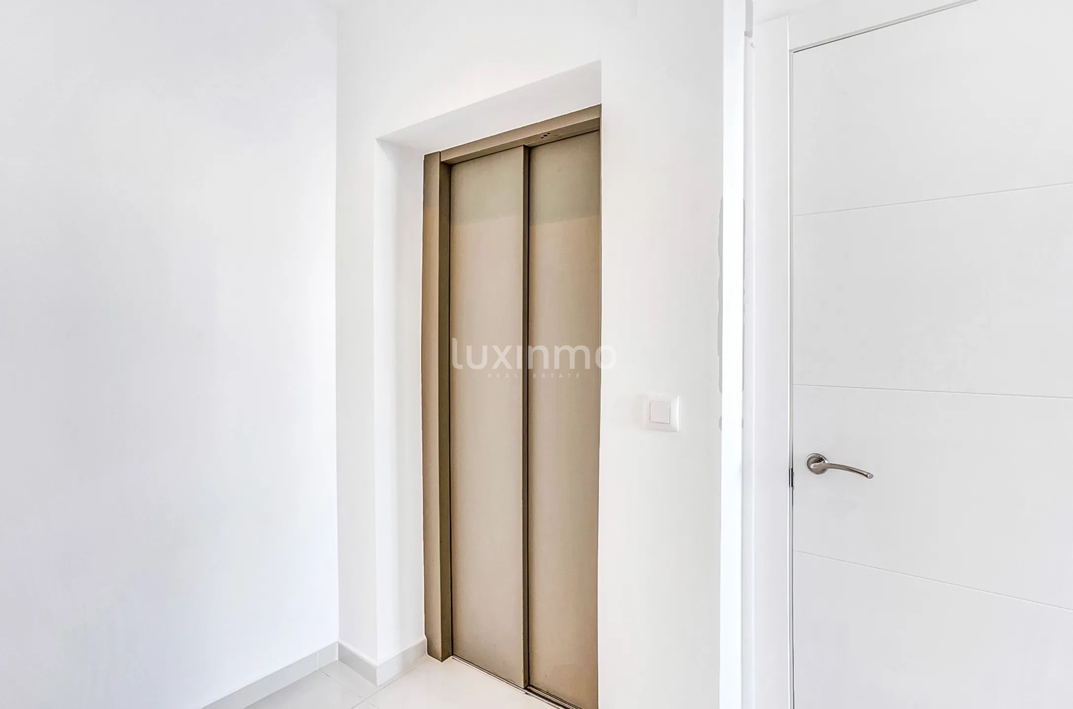 Exclusive villa with sea views in Jávea — photo 31