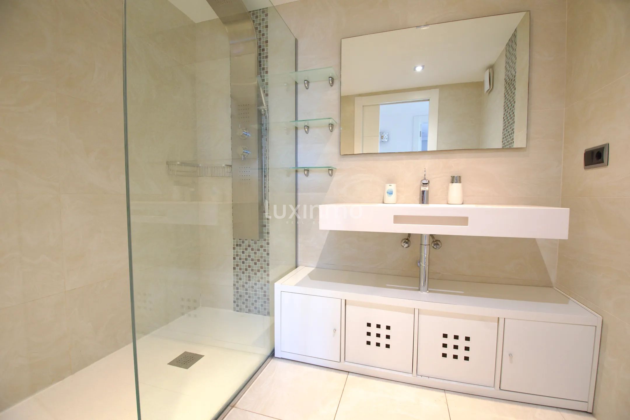 Espectacular apartamento de lujo en Playa Mascarat — photo 17