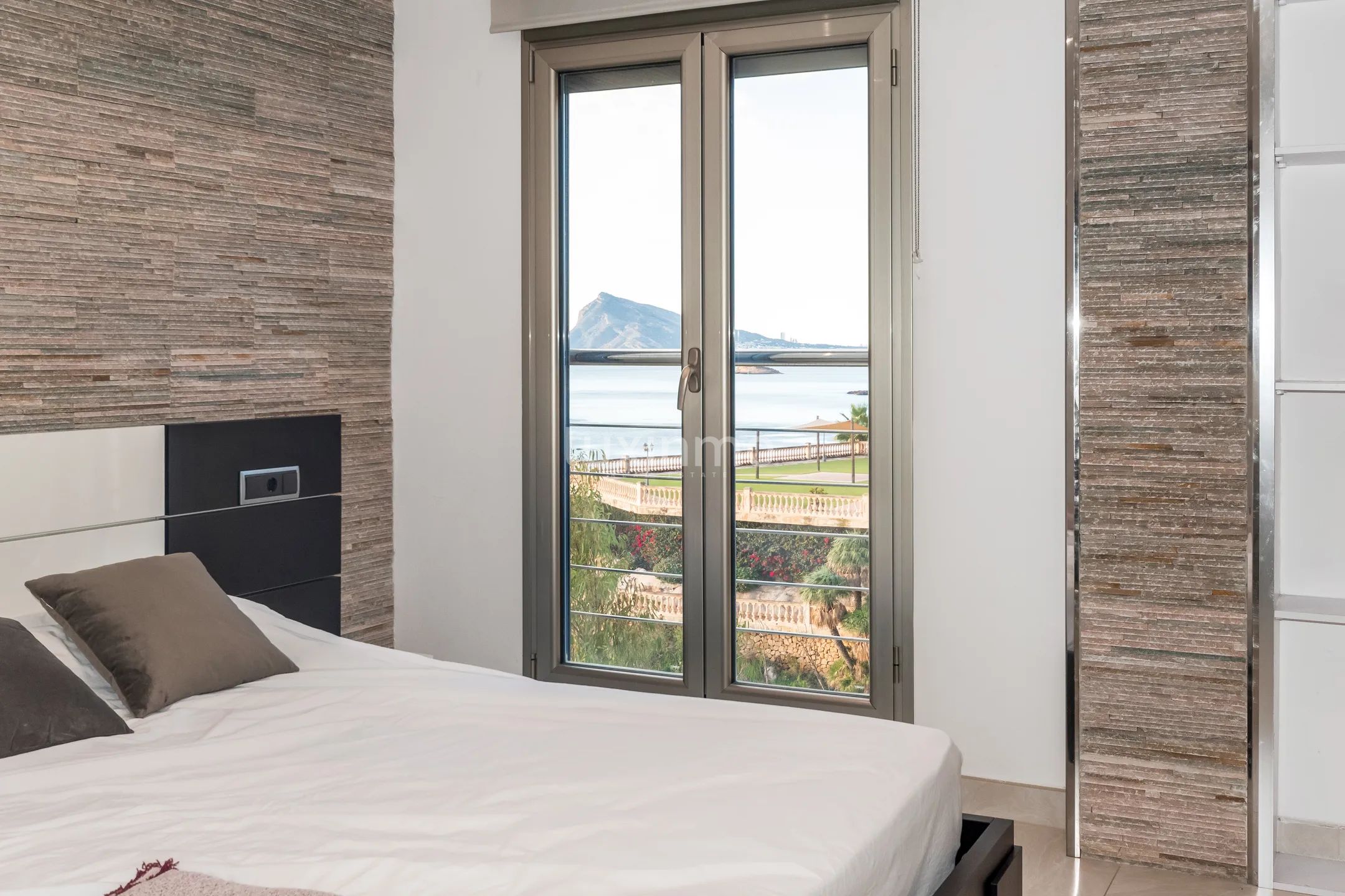 Espectacular apartamento de lujo en Playa Mascarat — photo 16