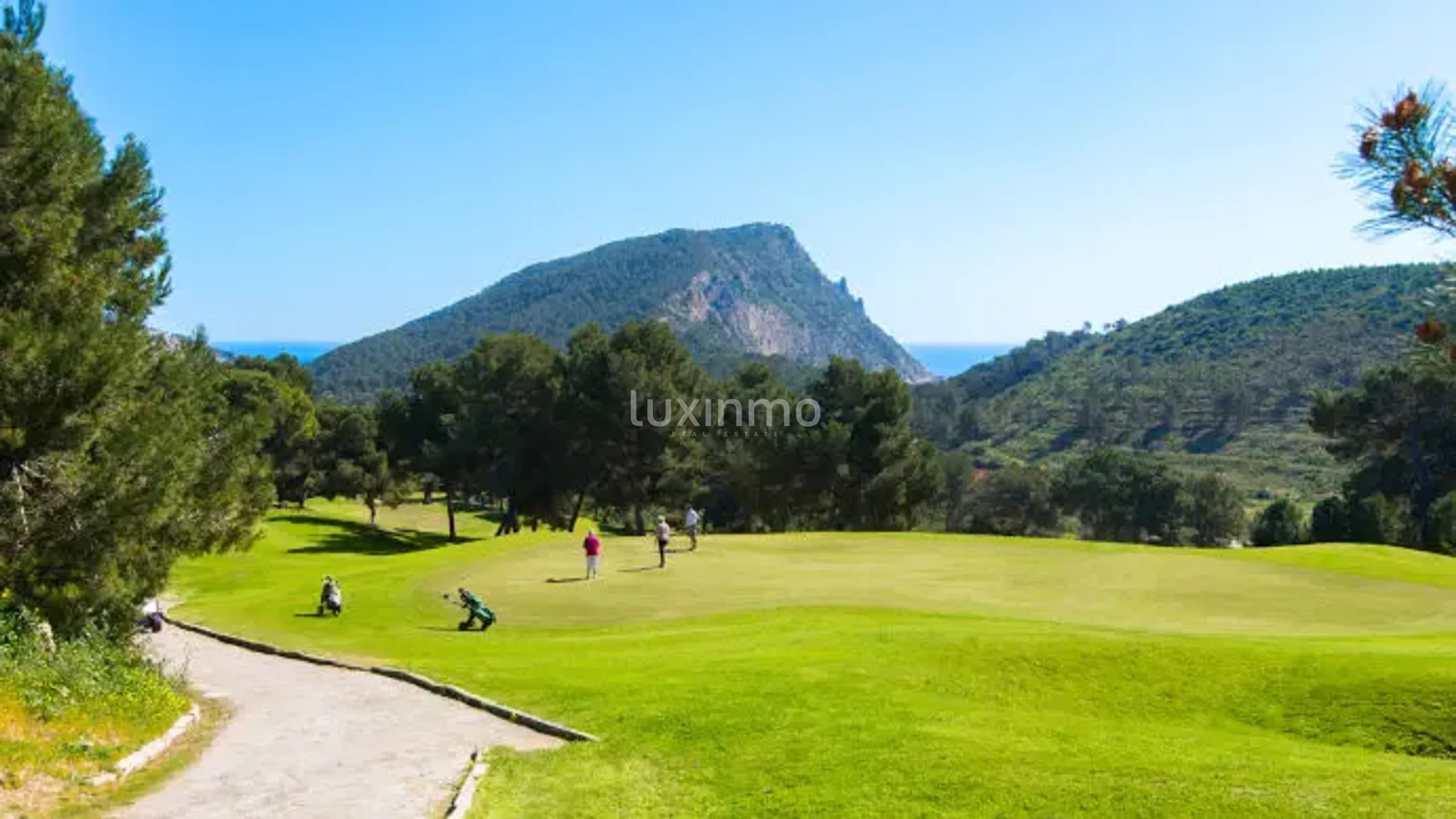 Stunning 5-Bedroom Modern Mediterranean Villa in Roca Llisa near the Golf Course — photo 63