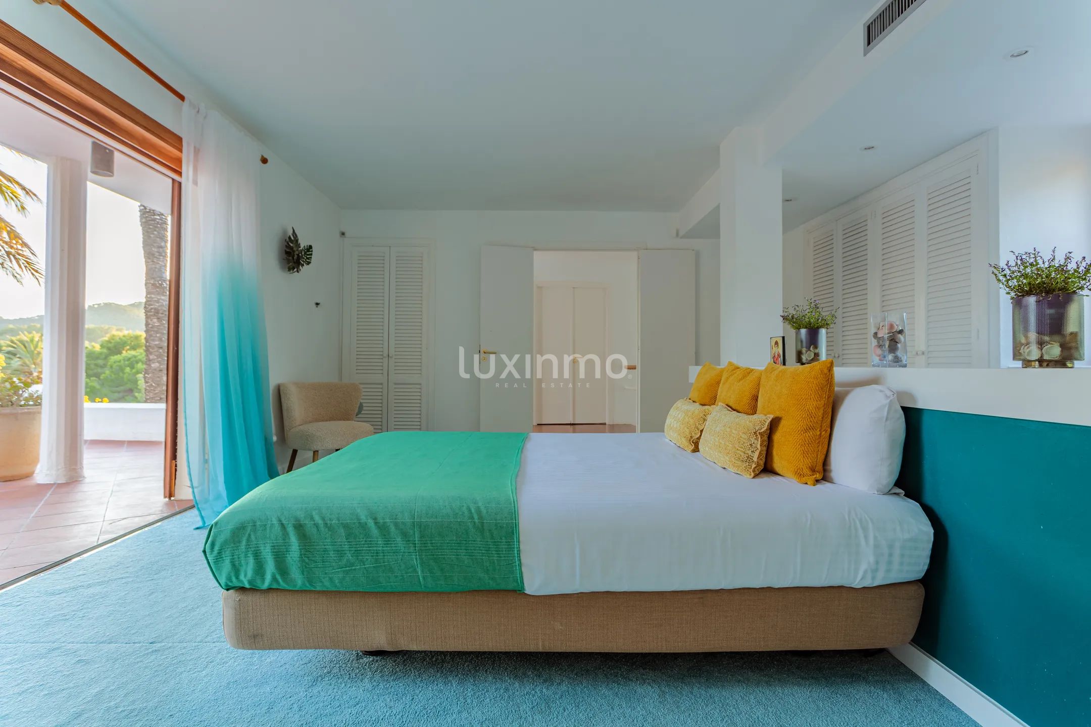 Stunning 5-Bedroom Modern Mediterranean Villa in Roca Llisa near the Golf Course — photo 30