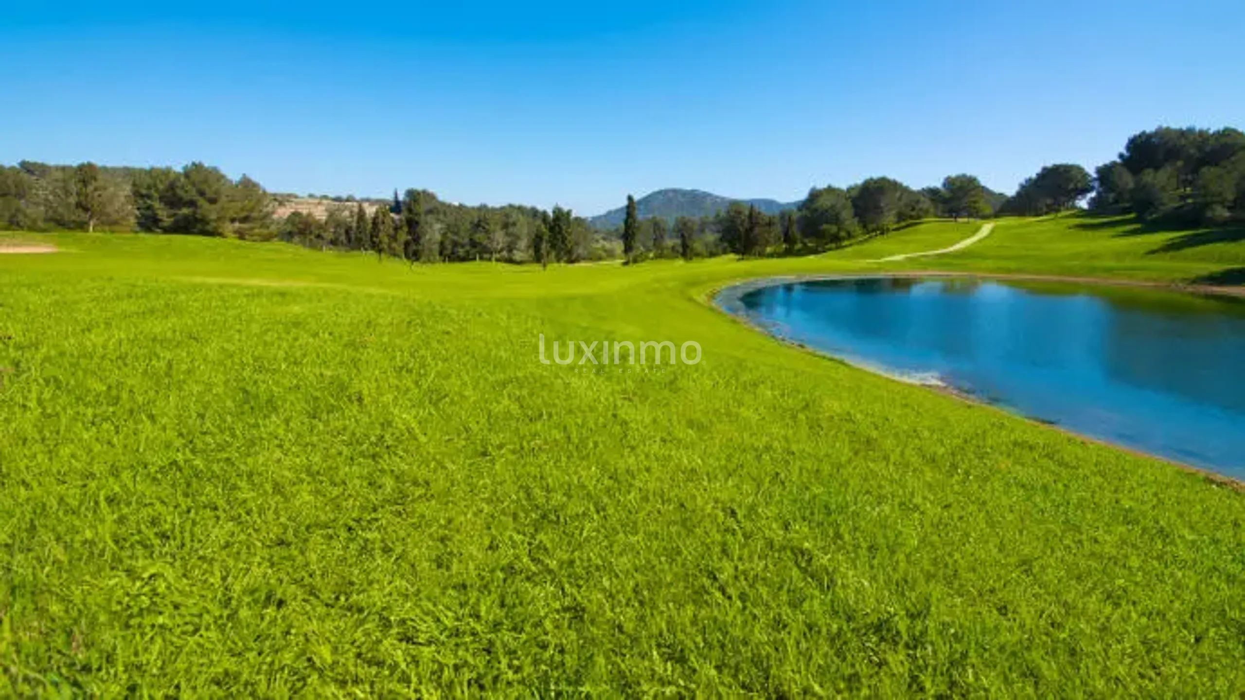 Stunning 5-Bedroom Modern Mediterranean Villa in Roca Llisa near the Golf Course — photo 64