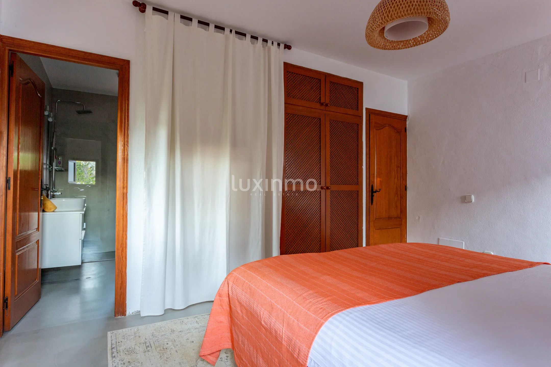 Stunning 5-Bedroom Modern Mediterranean Villa in Roca Llisa near the Golf Course — photo 42