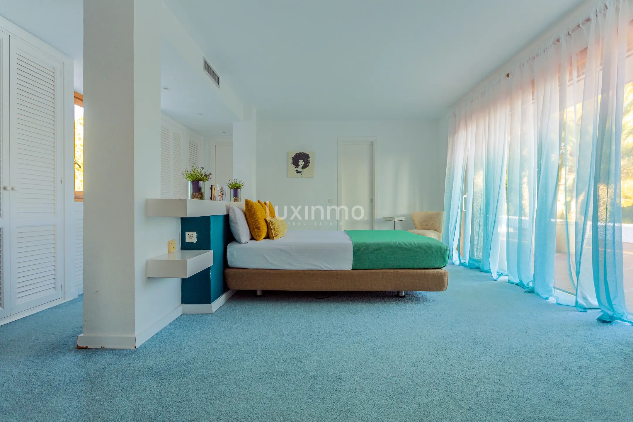 Stunning 5-Bedroom Modern Mediterranean Villa in Roca Llisa near the Golf Course — photo 29