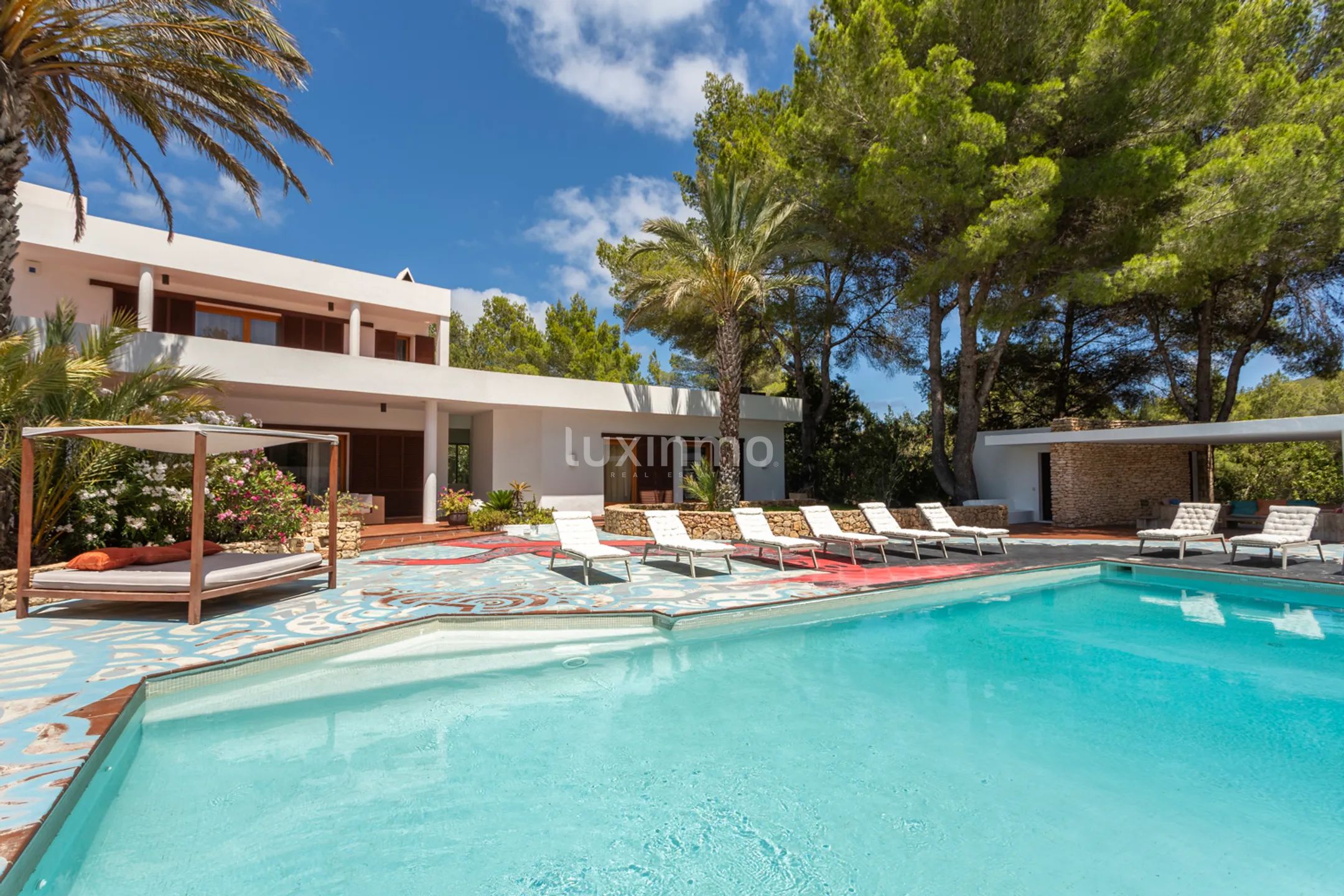 Stunning 5-Bedroom Modern Mediterranean Villa in Roca Llisa near the Golf Course — photo 9