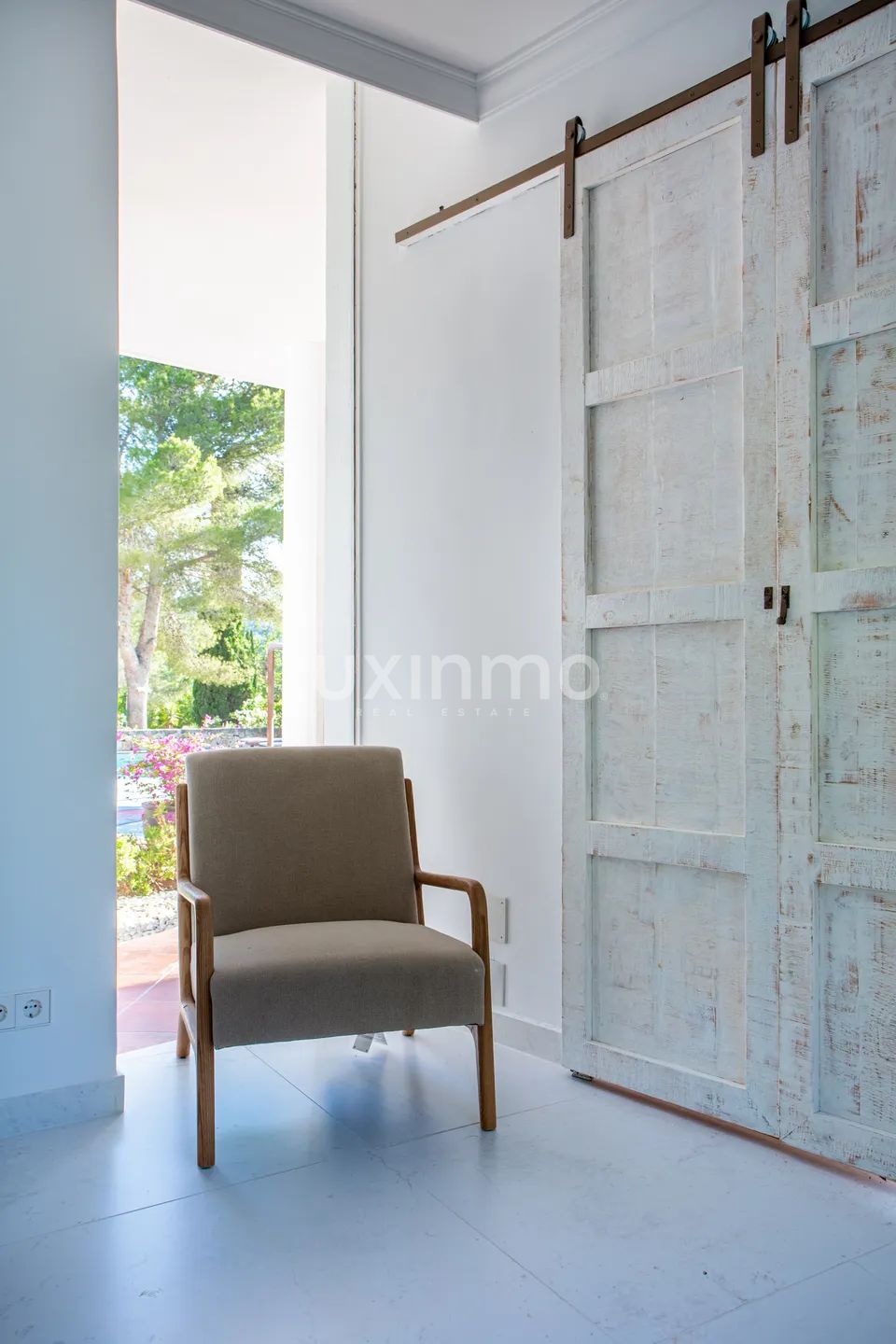 Stunning 5-Bedroom Modern Mediterranean Villa in Roca Llisa near the Golf Course — photo 28