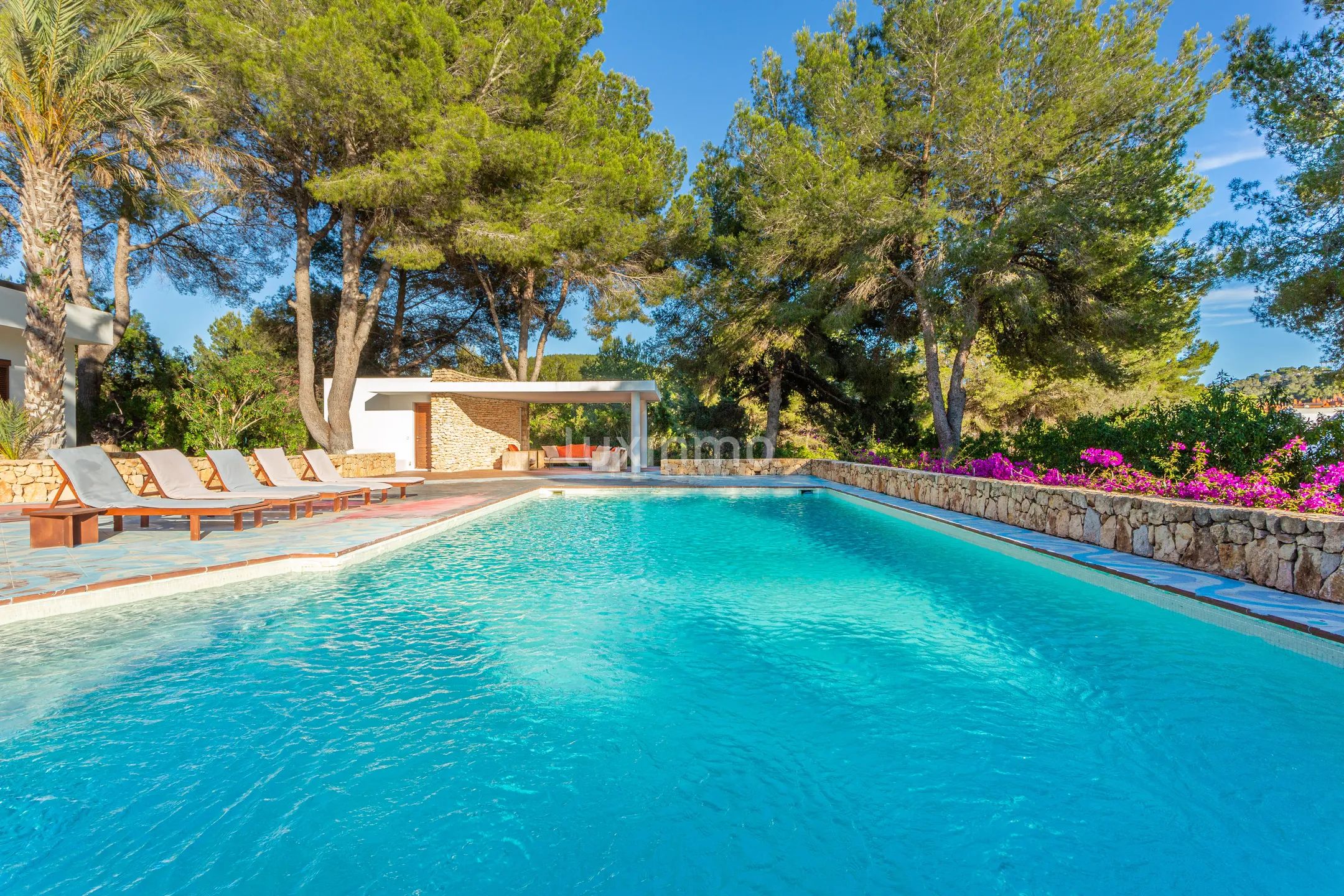 Stunning 5-Bedroom Modern Mediterranean Villa in Roca Llisa near the Golf Course — photo 11