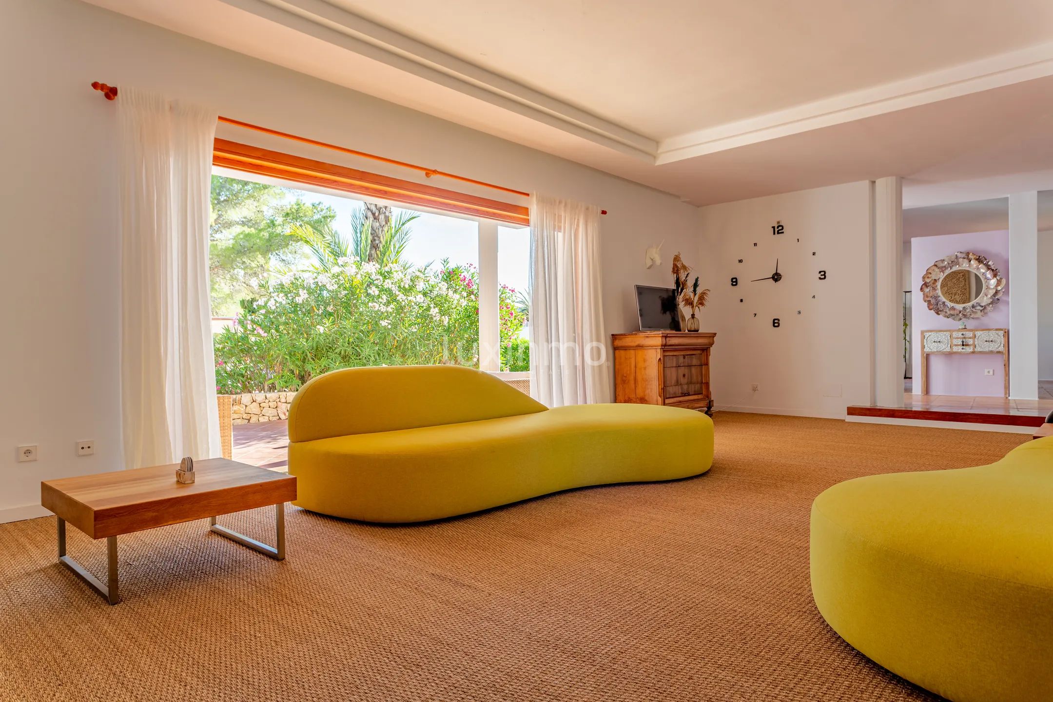 Stunning 5-Bedroom Modern Mediterranean Villa in Roca Llisa near the Golf Course — photo 24