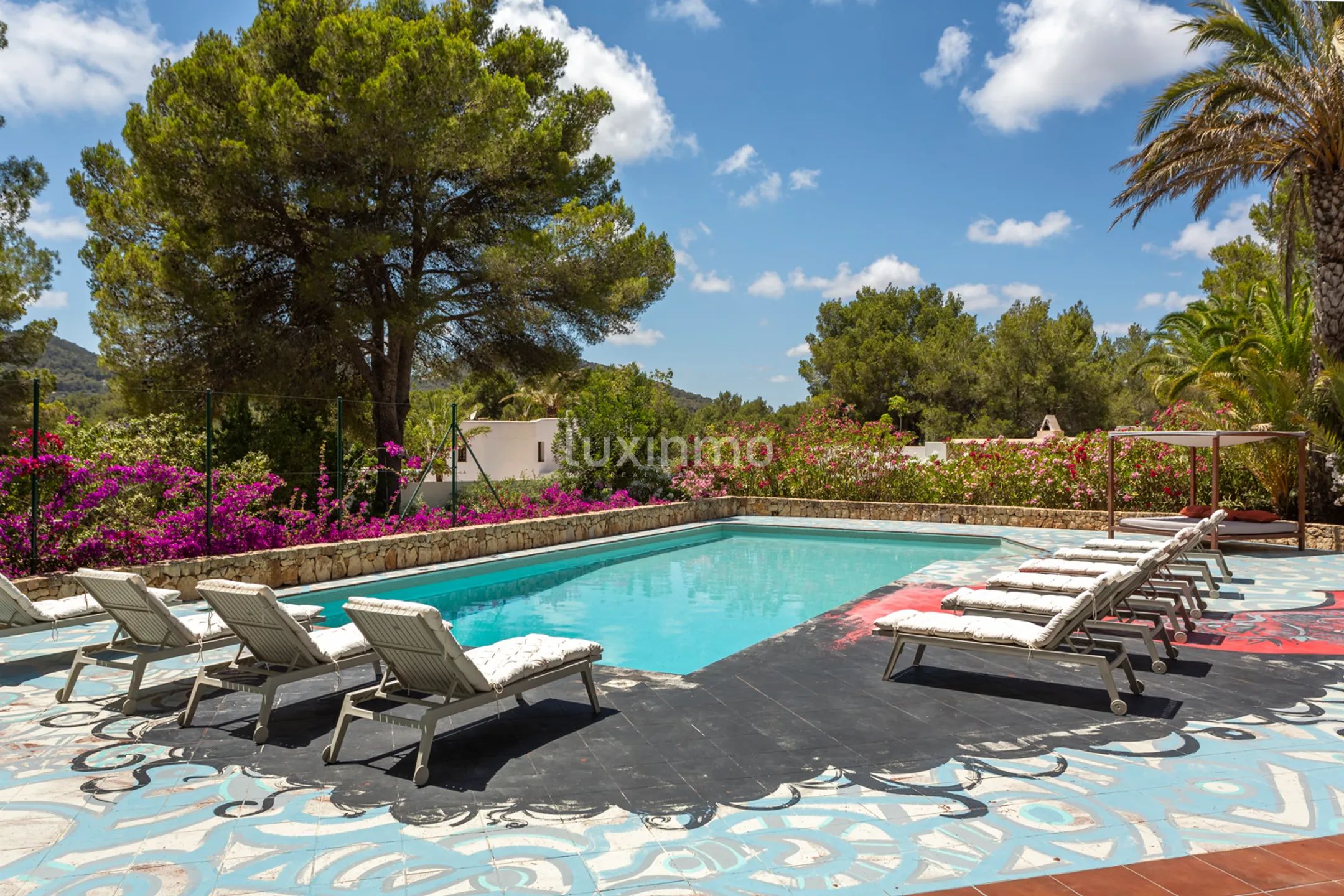 Stunning 5-Bedroom Modern Mediterranean Villa in Roca Llisa near the Golf Course — photo 8