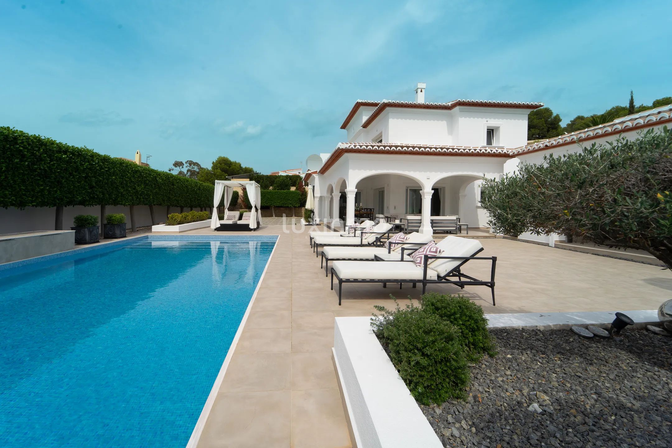 GEMÜTLICHE LUXUSVILLA IN DER NÄHE DES MEERES MORAIRA — photo 48