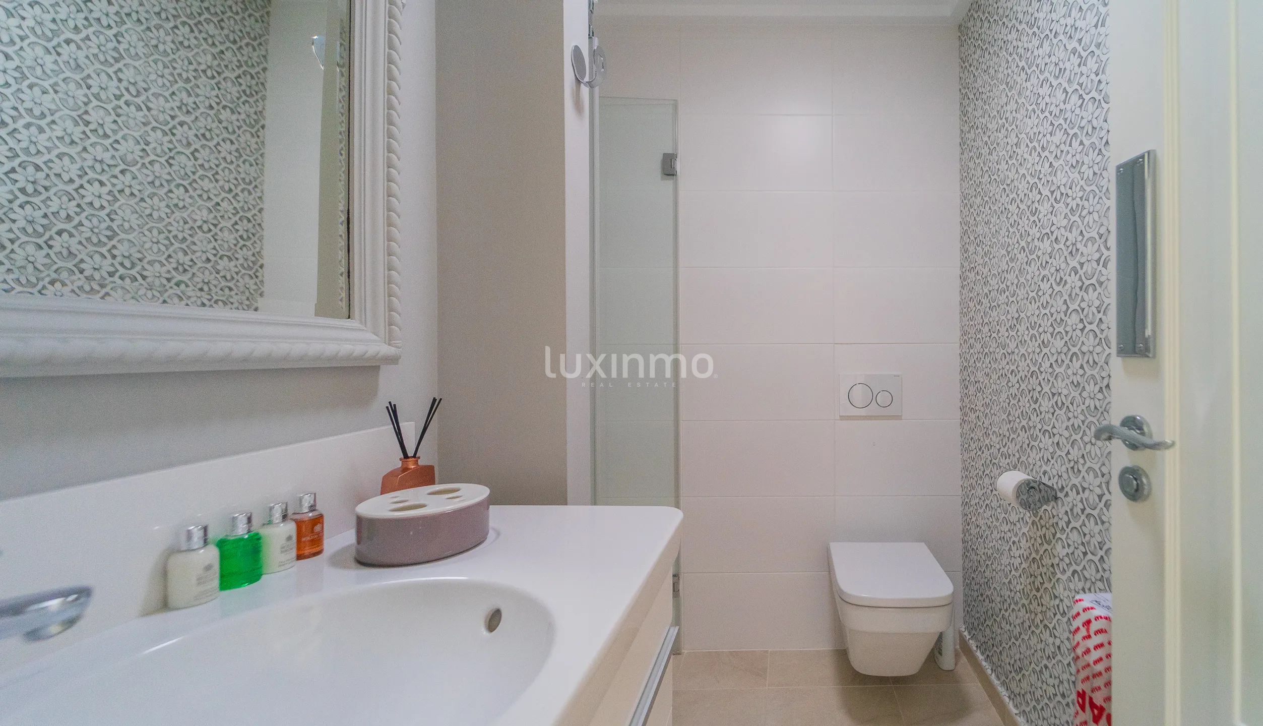 GEMÜTLICHE LUXUSVILLA IN DER NÄHE DES MEERES MORAIRA — photo 23