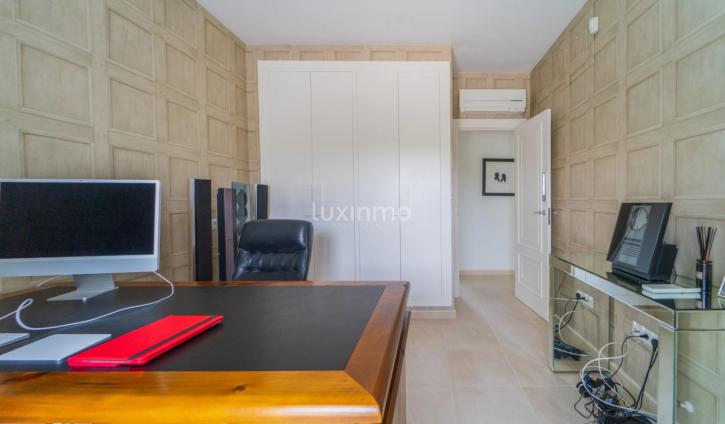 GEMÜTLICHE LUXUSVILLA IN DER NÄHE DES MEERES MORAIRA — photo 15