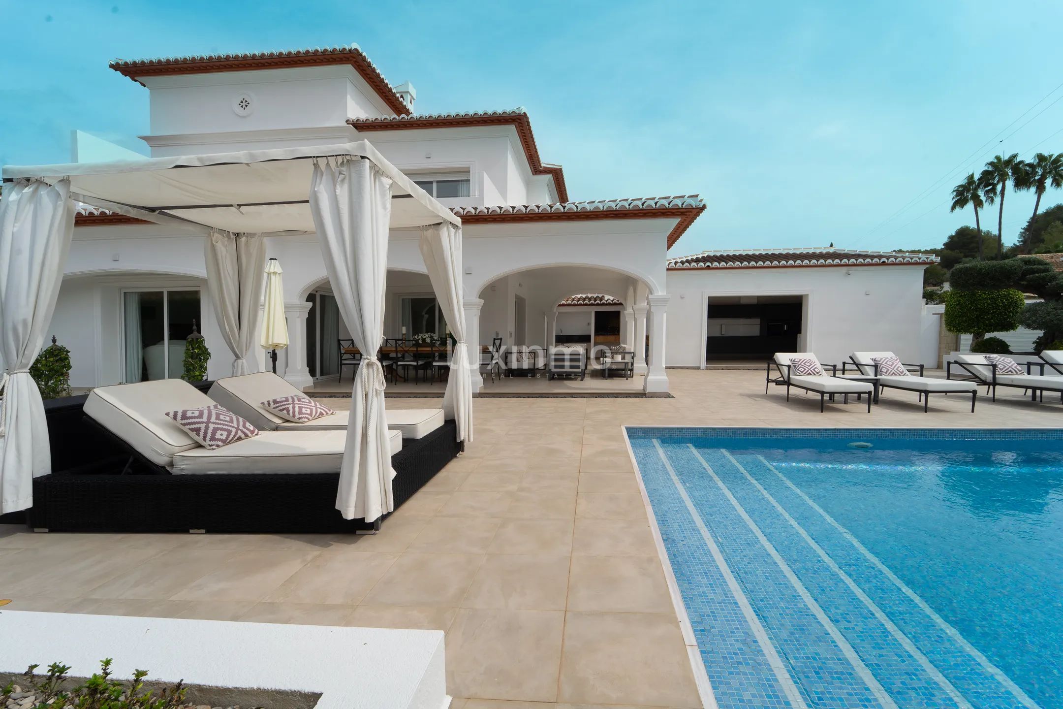 GEMÜTLICHE LUXUSVILLA IN DER NÄHE DES MEERES MORAIRA — photo 35