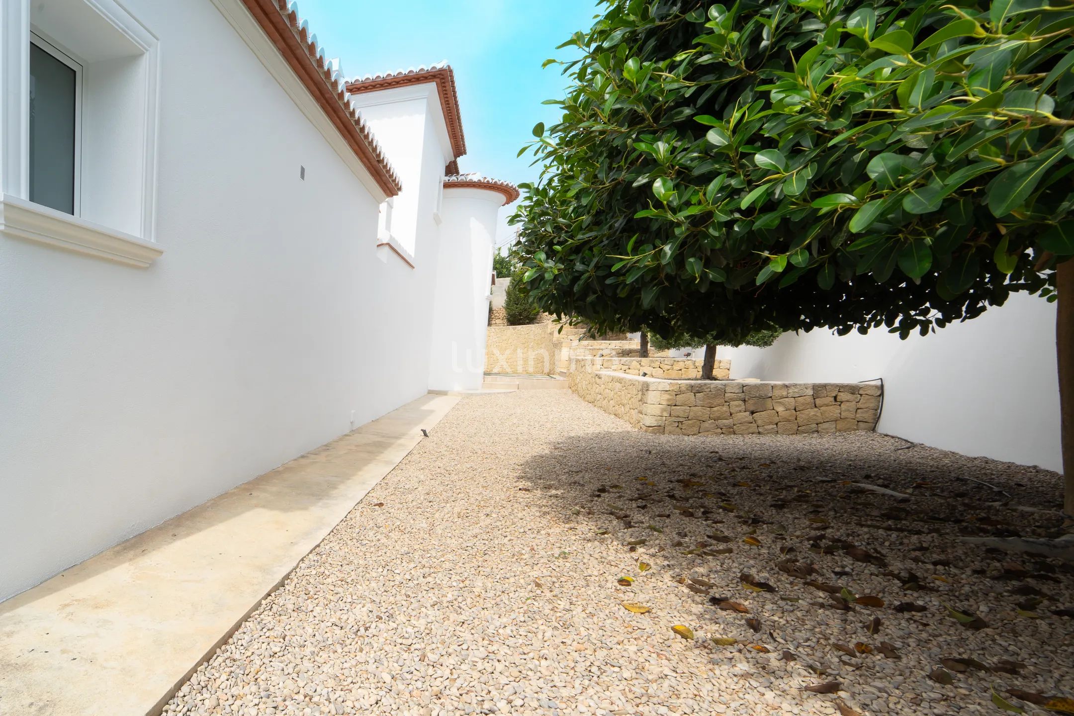 GEMÜTLICHE LUXUSVILLA IN DER NÄHE DES MEERES MORAIRA — photo 46