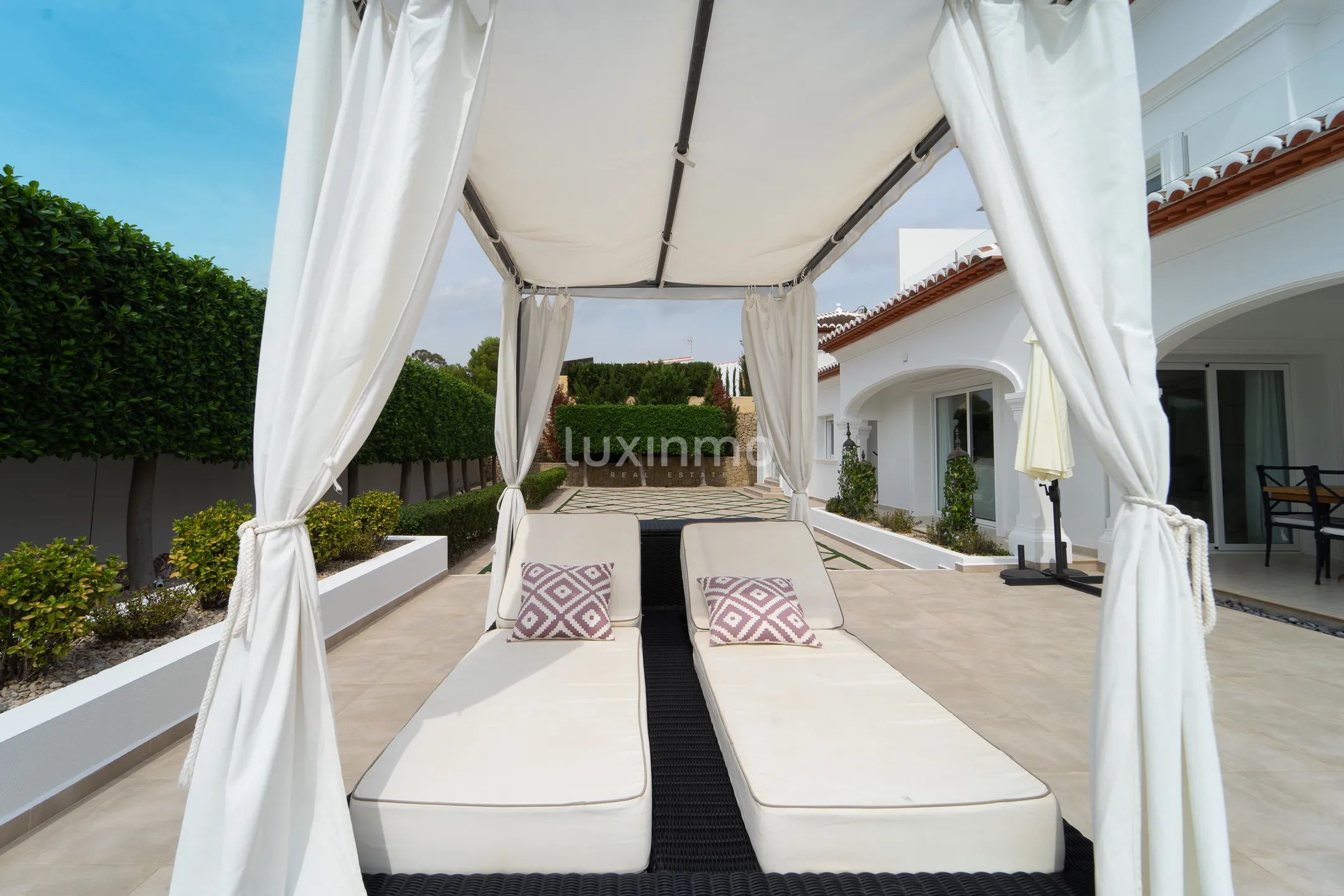 GEMÜTLICHE LUXUSVILLA IN DER NÄHE DES MEERES MORAIRA — photo 33