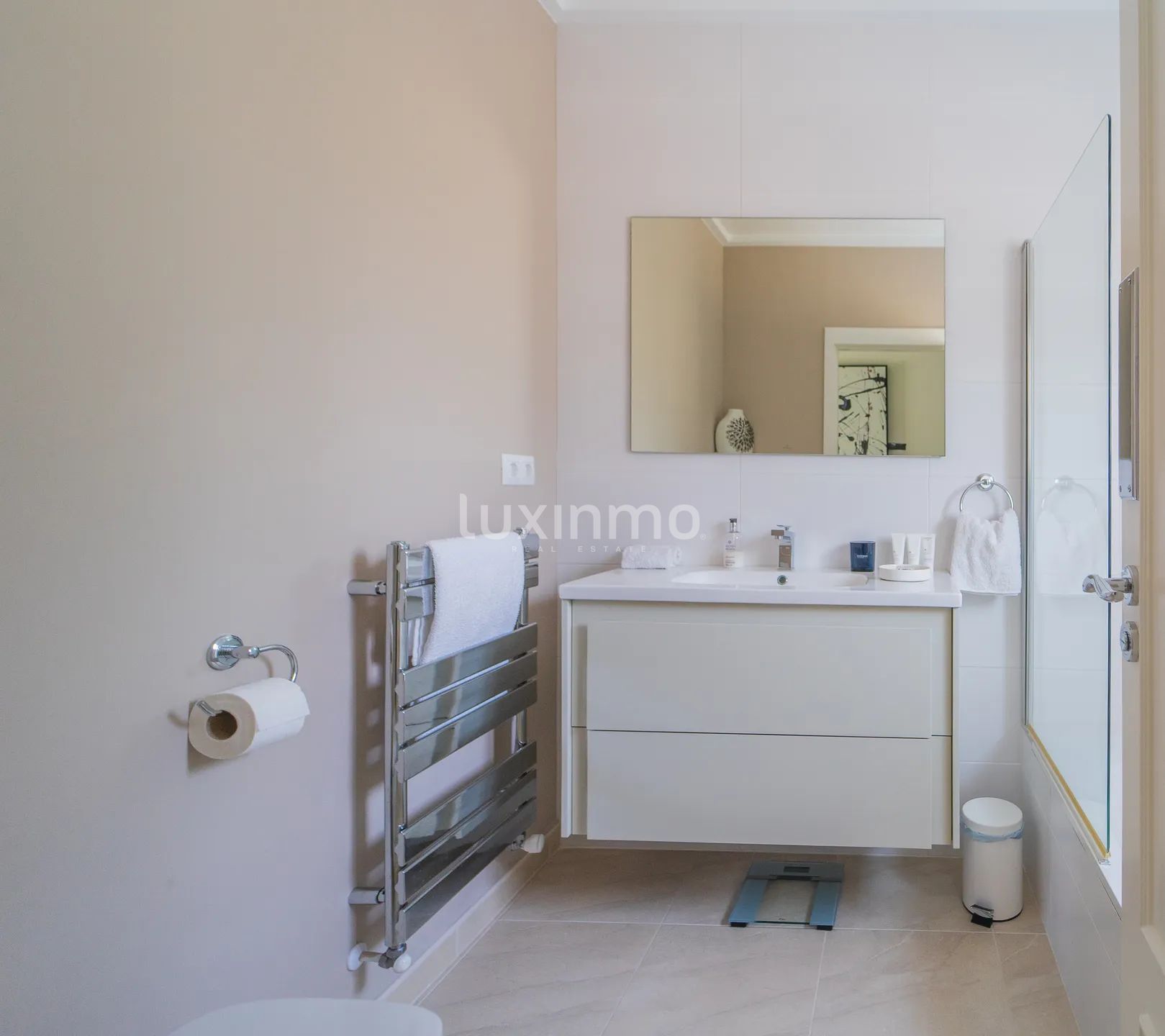 GEMÜTLICHE LUXUSVILLA IN DER NÄHE DES MEERES MORAIRA — photo 22