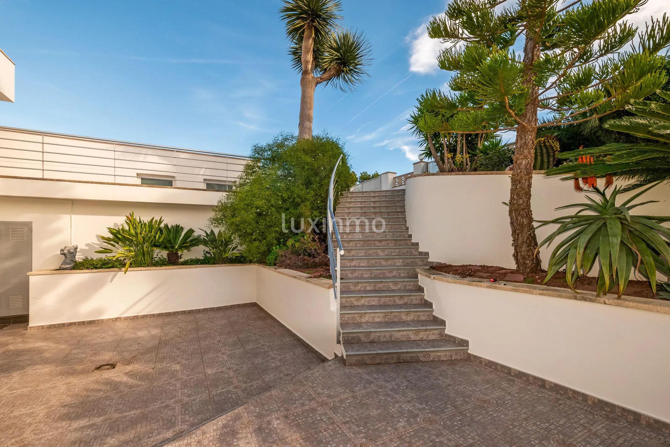 Beautiful villa with swimming pool for sale in Altea — photo 32