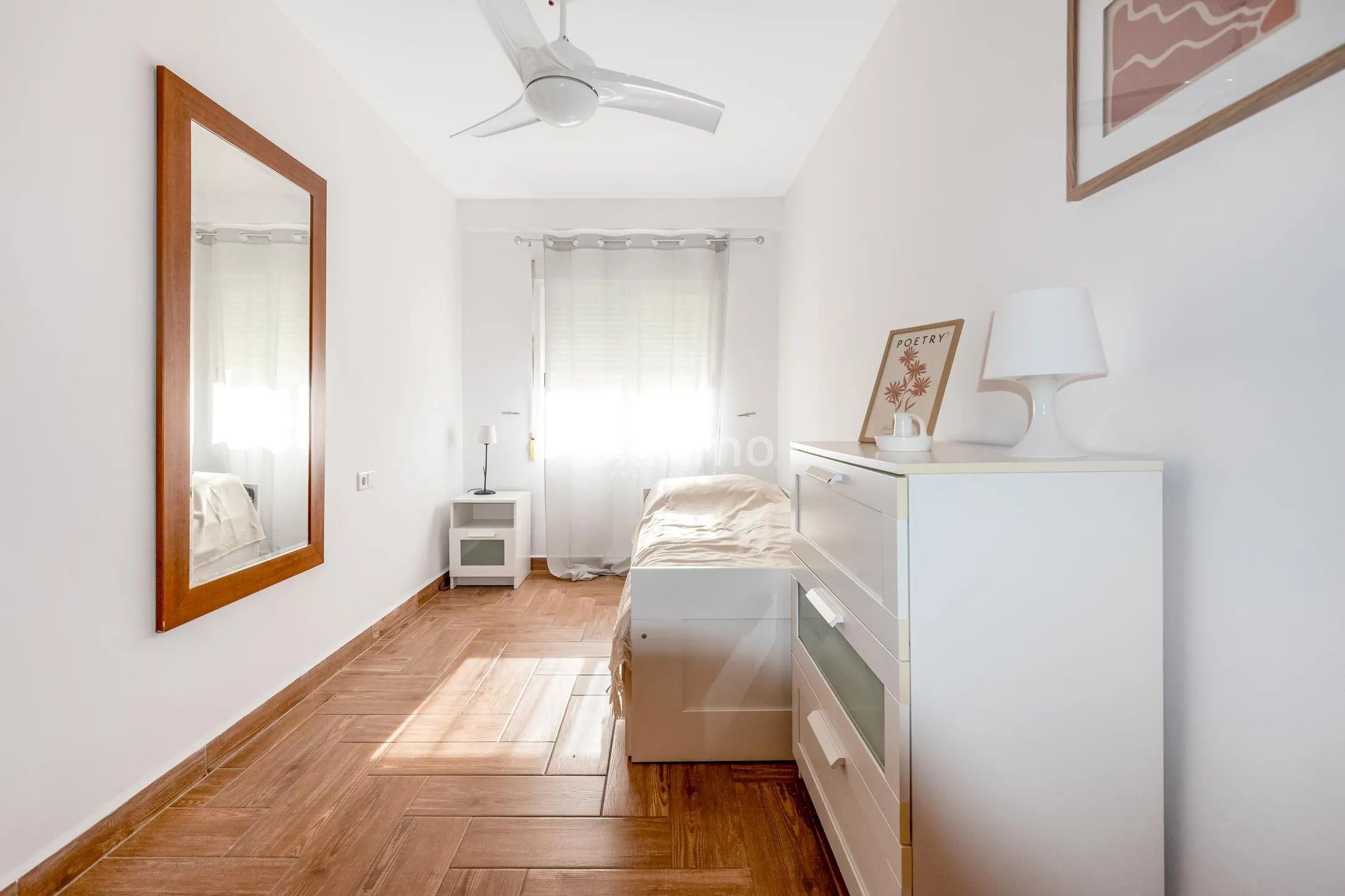 Cozy apartment for rent first line on the beach in Albir — photo 11