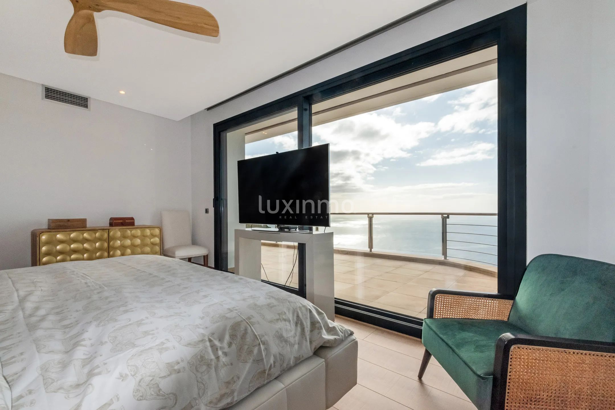 Unique villa with spectacular sea views for sale in Altea — photo 17