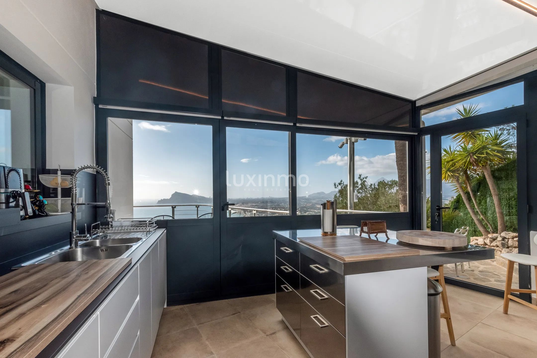 Unique villa with spectacular sea views for sale in Altea — photo 37