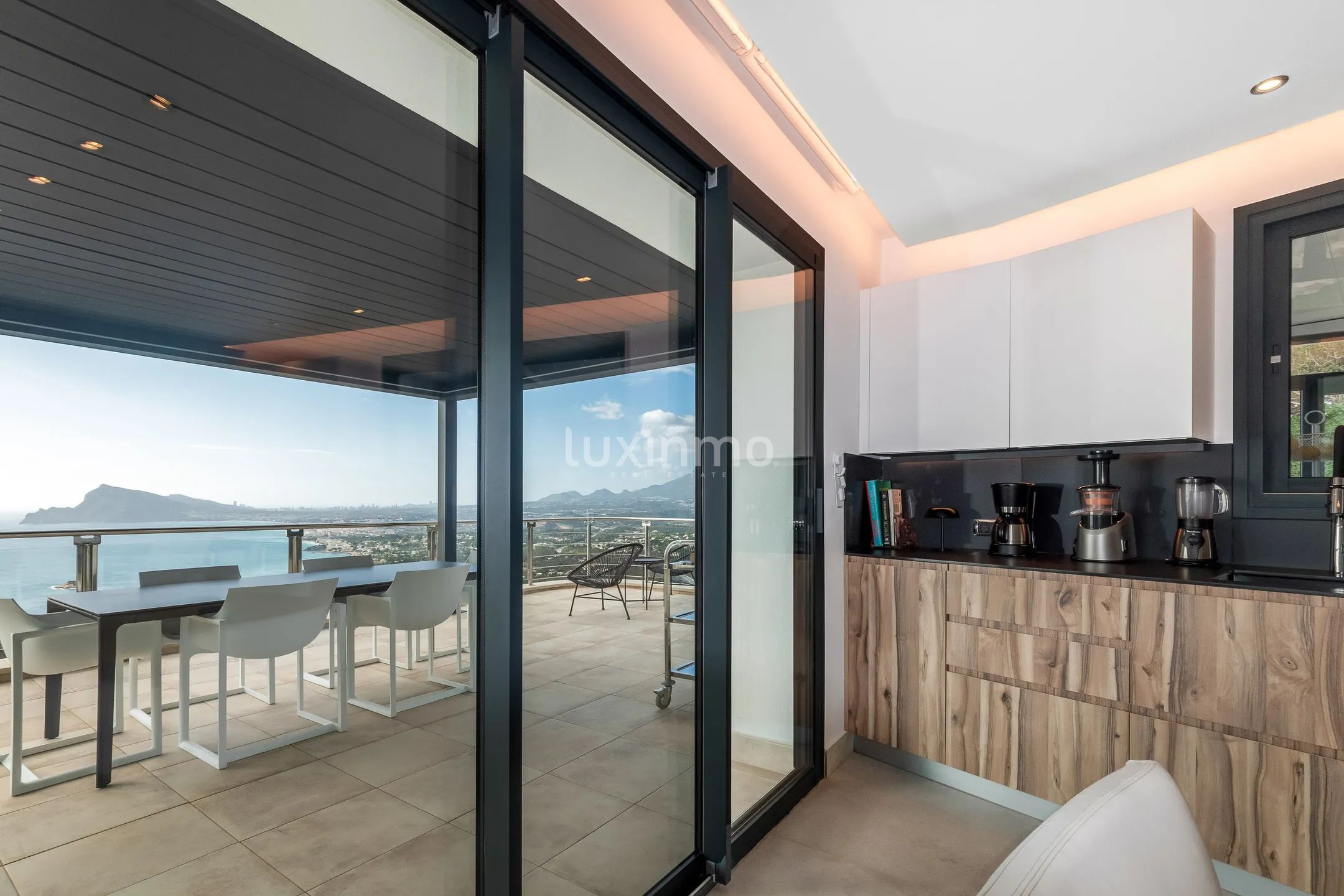 Unique villa with spectacular sea views for sale in Altea — photo 34