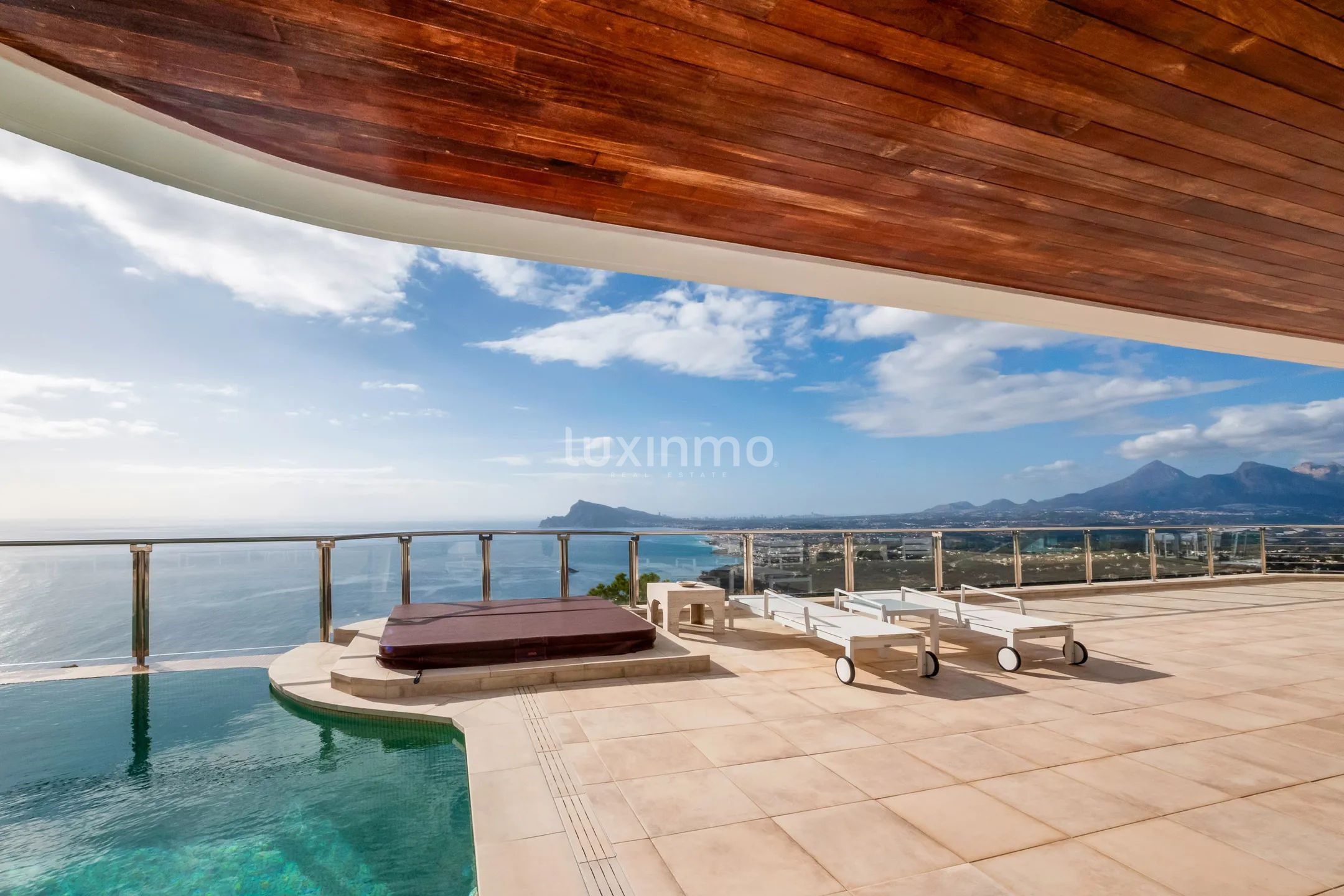 Unique villa with spectacular sea views for sale in Altea — photo 4