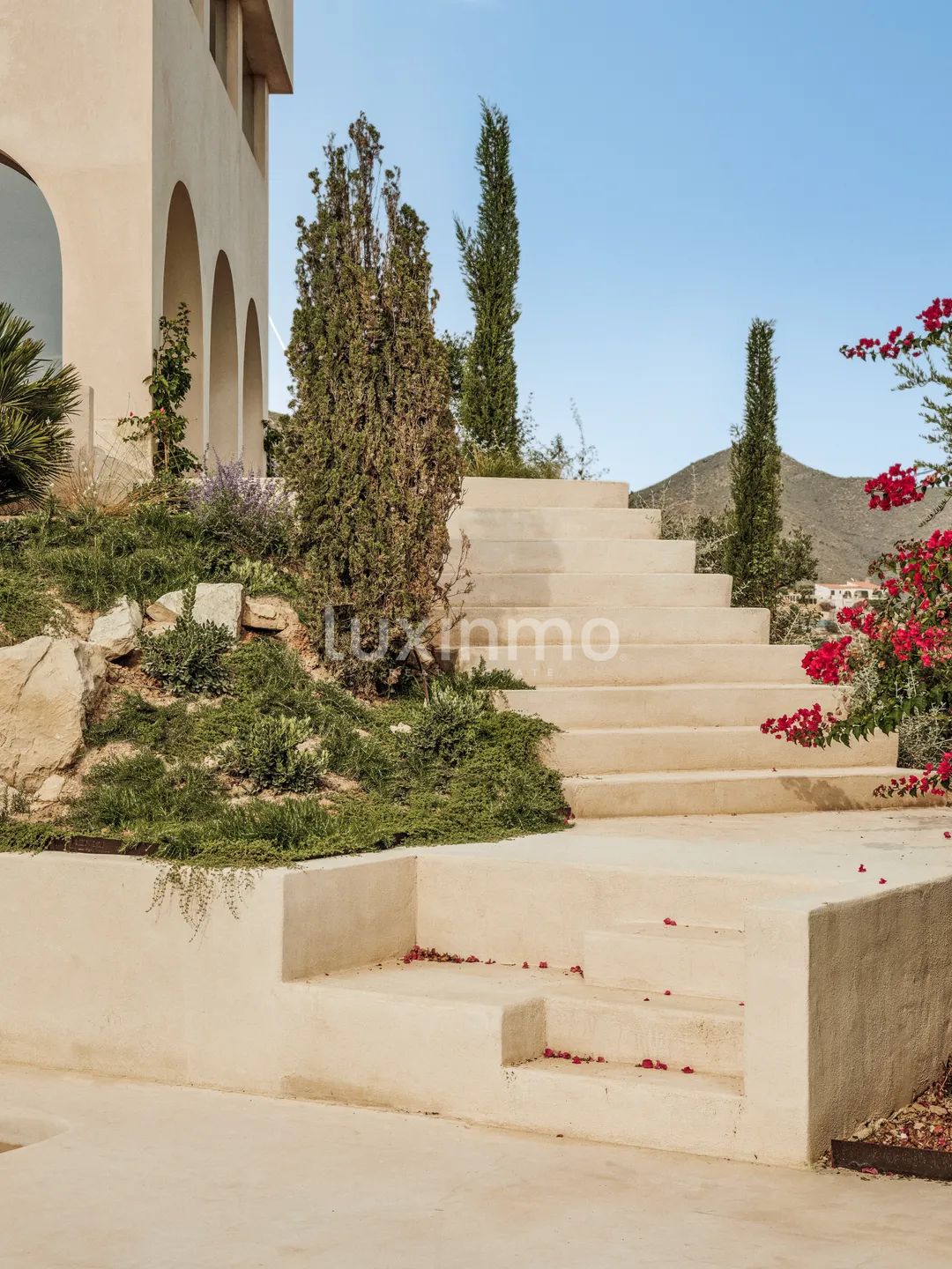 Spectacular designer villa in Cala Coveta Fumá in El Campello — photo 4