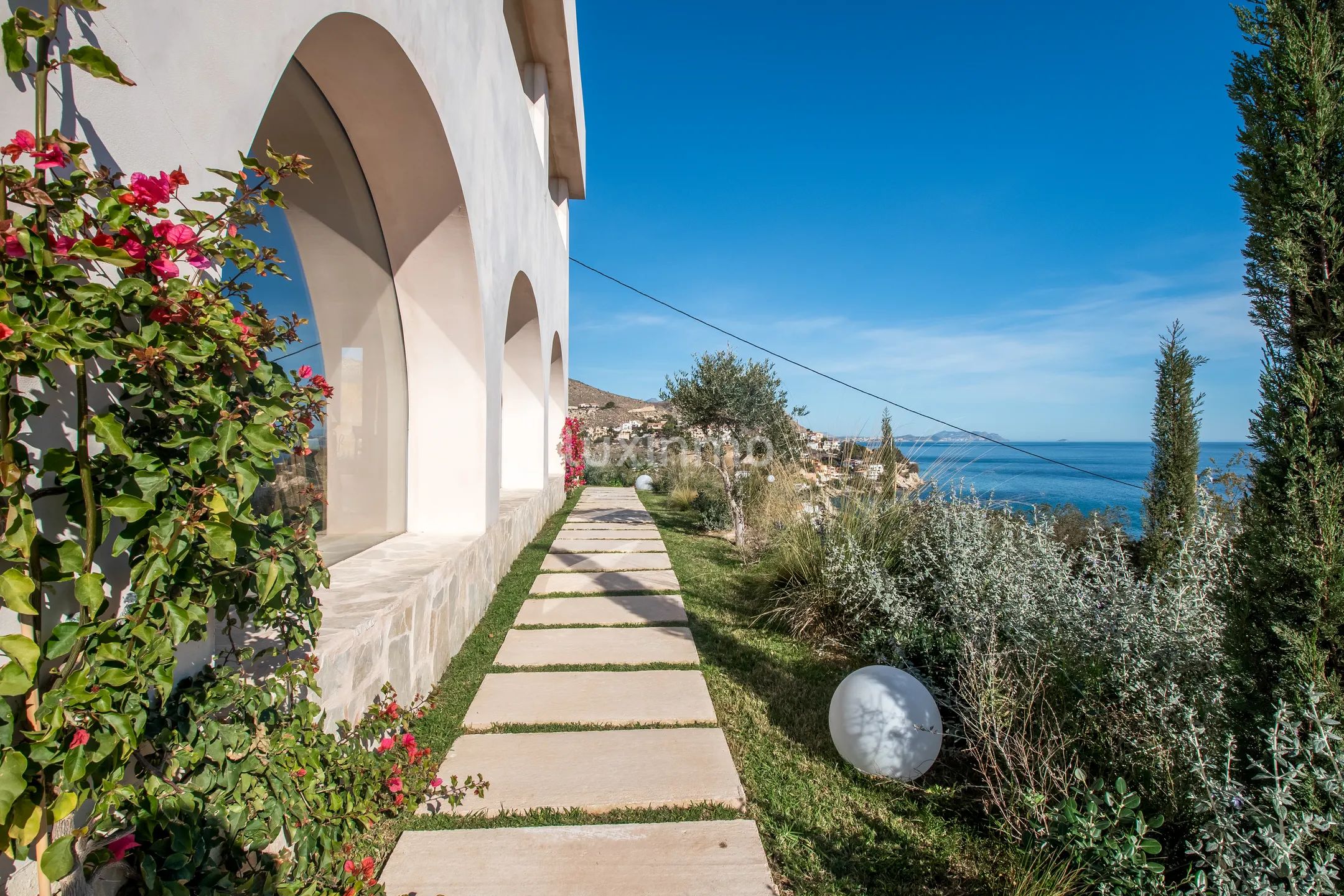 Впечатляющая дизайнерская вилла в Кала Ковета Фума в Эль Кампельо — photo 10