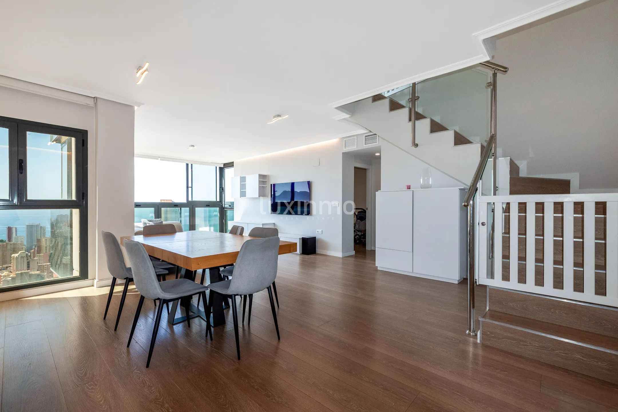 Beautiful penthouse with sea views for rent in Benidorm — photo 8