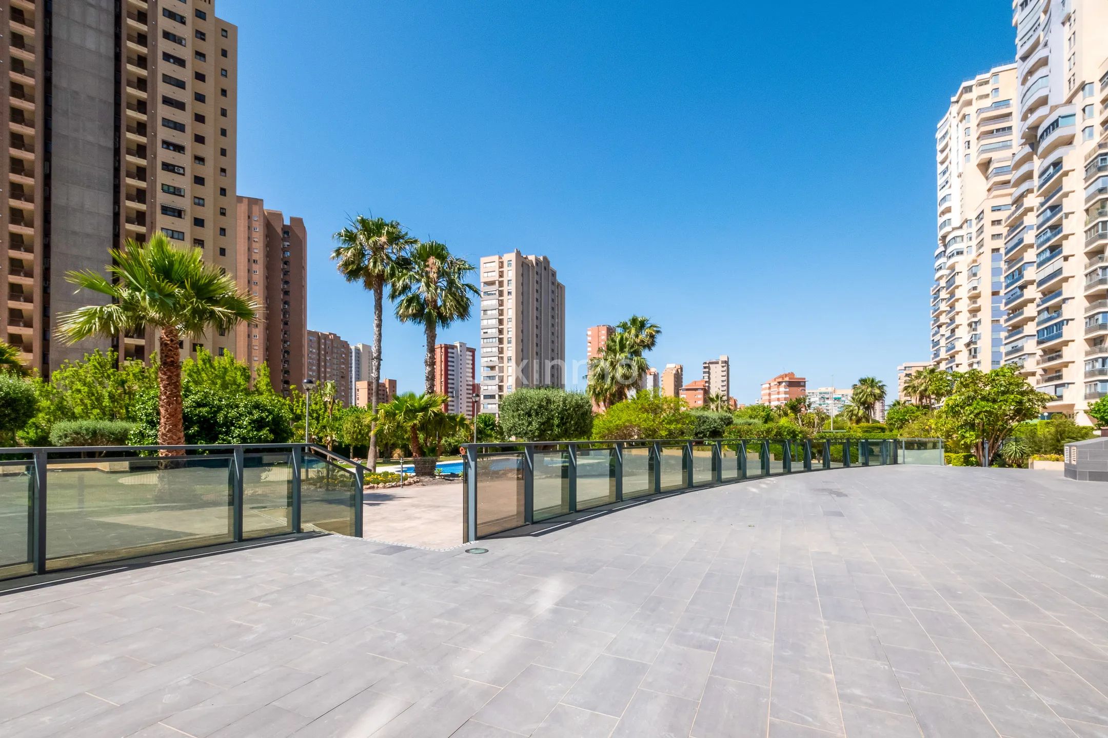 Beautiful penthouse with sea views for rent in Benidorm — photo 28