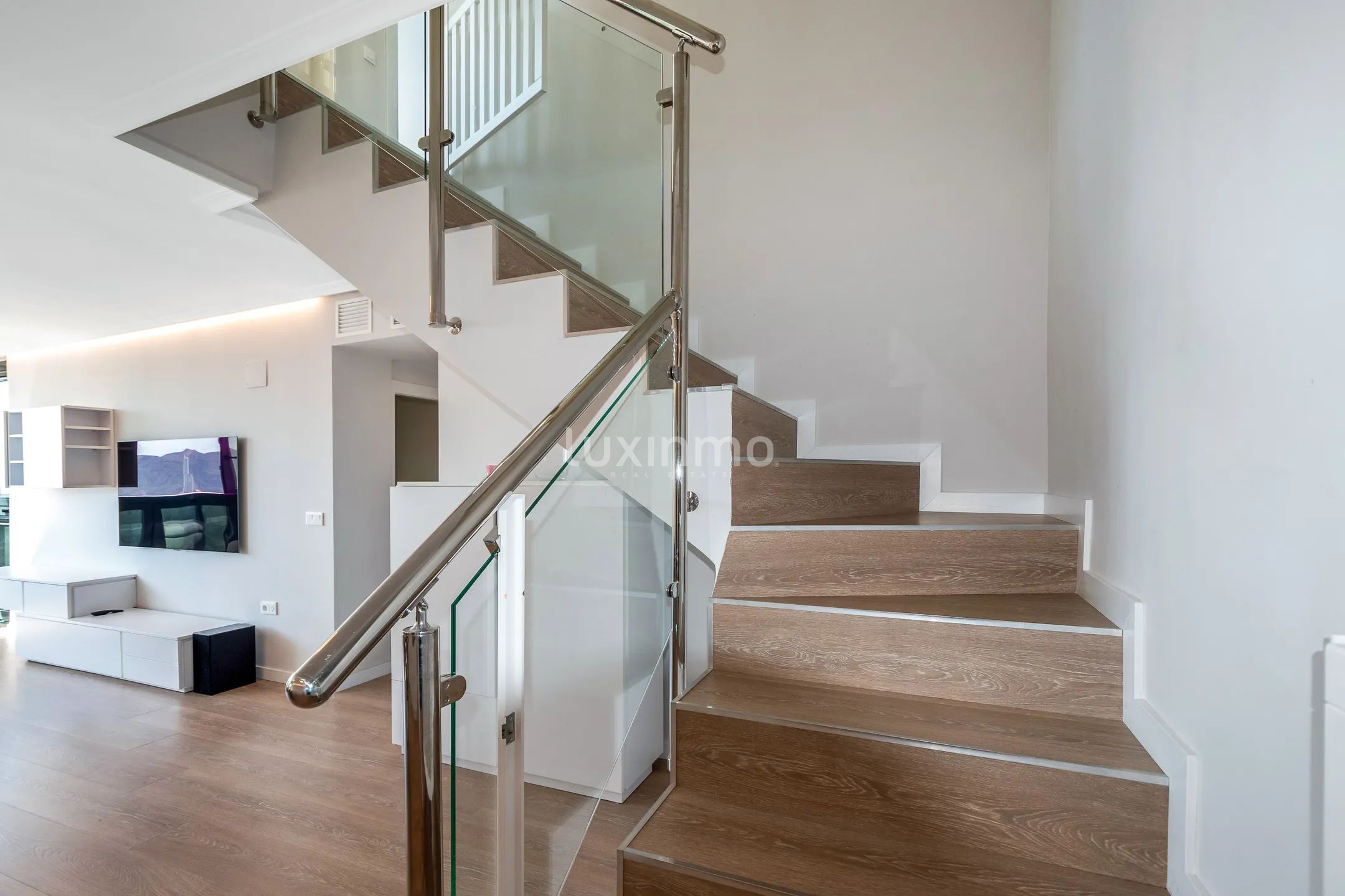 Beautiful penthouse with sea views for rent in Benidorm — photo 9