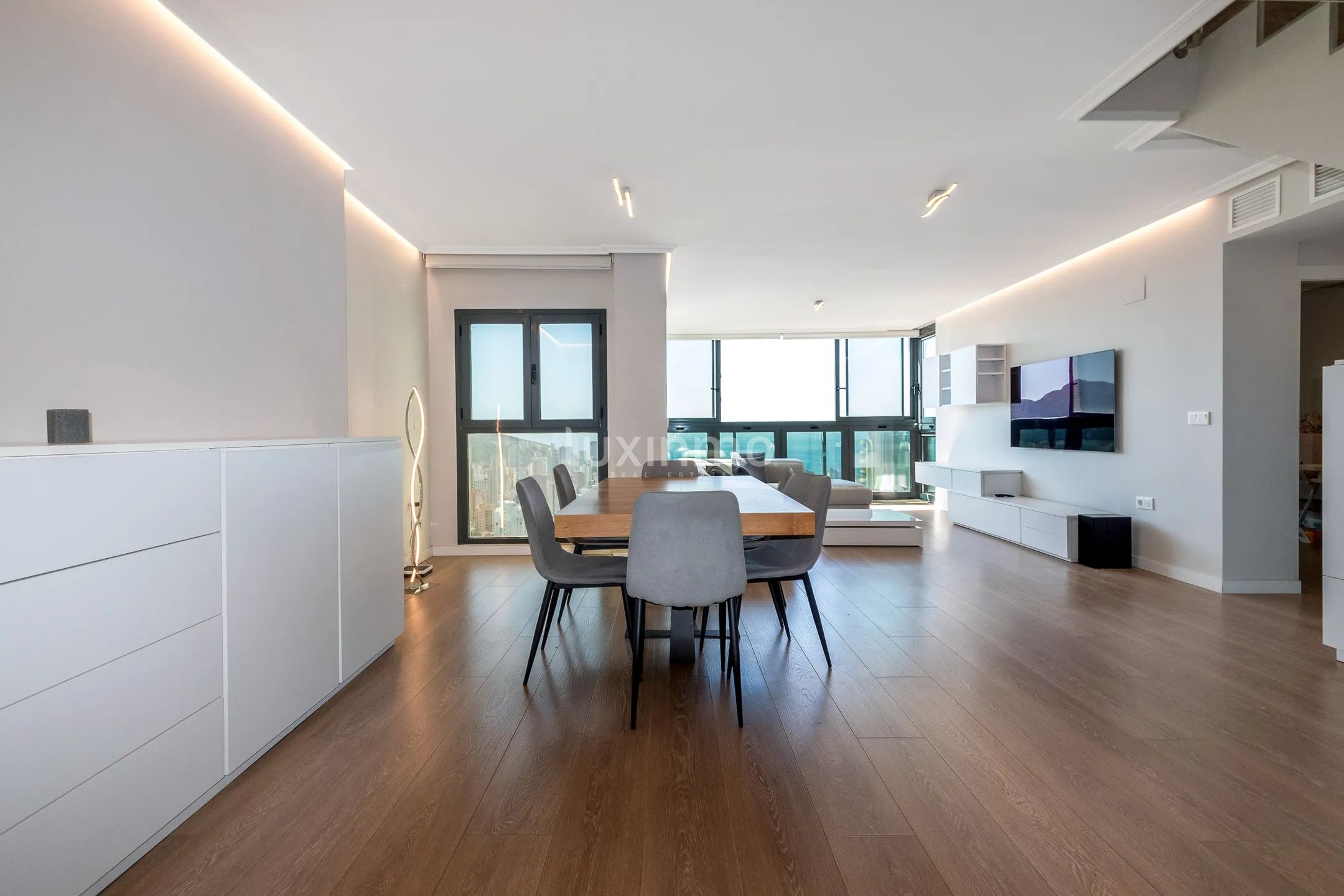 Beautiful penthouse with sea views for rent in Benidorm — photo 5