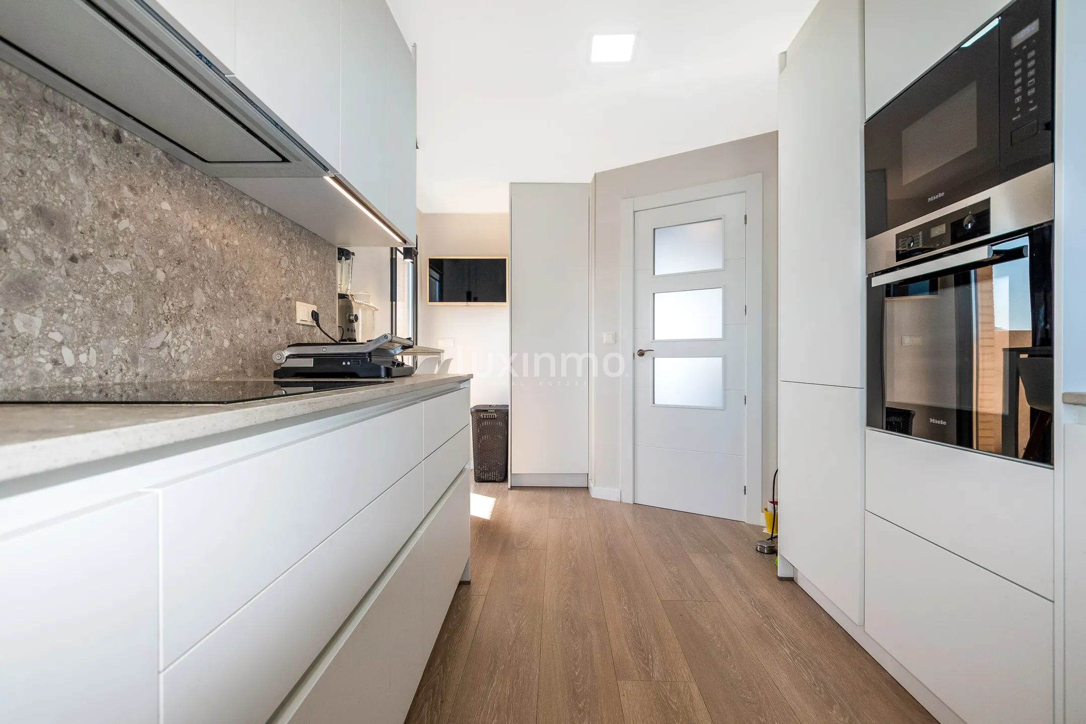 Beautiful penthouse with sea views for rent in Benidorm — photo 7