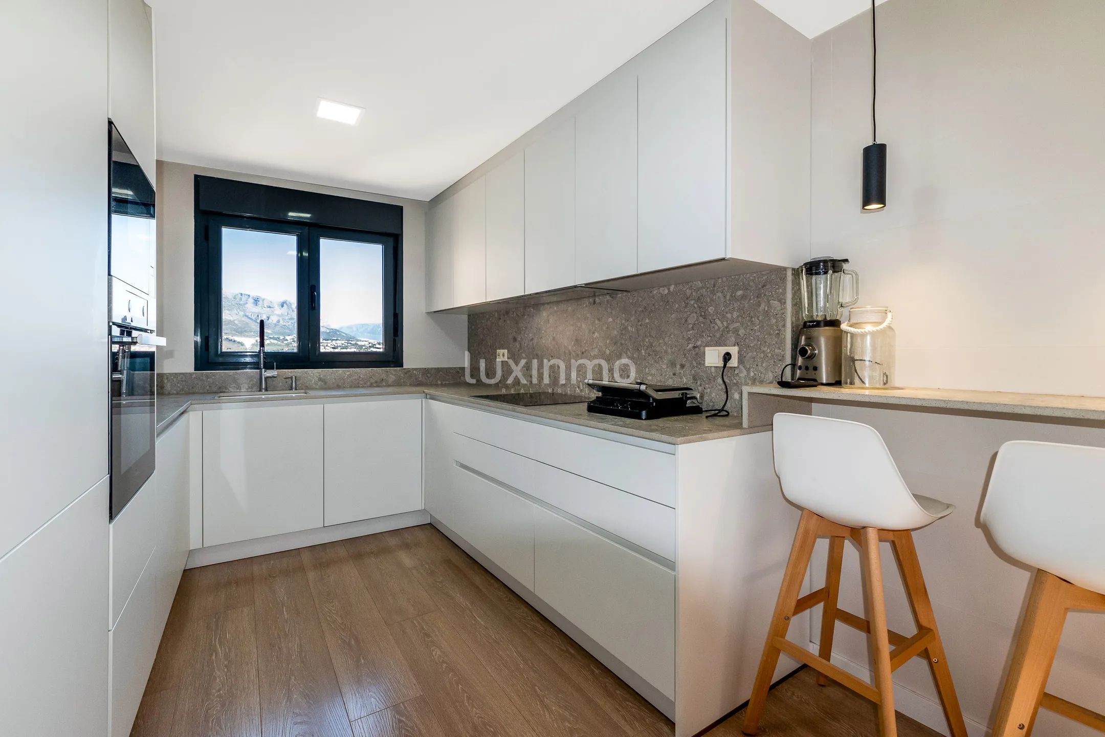 Beautiful penthouse with sea views for rent in Benidorm — photo 6