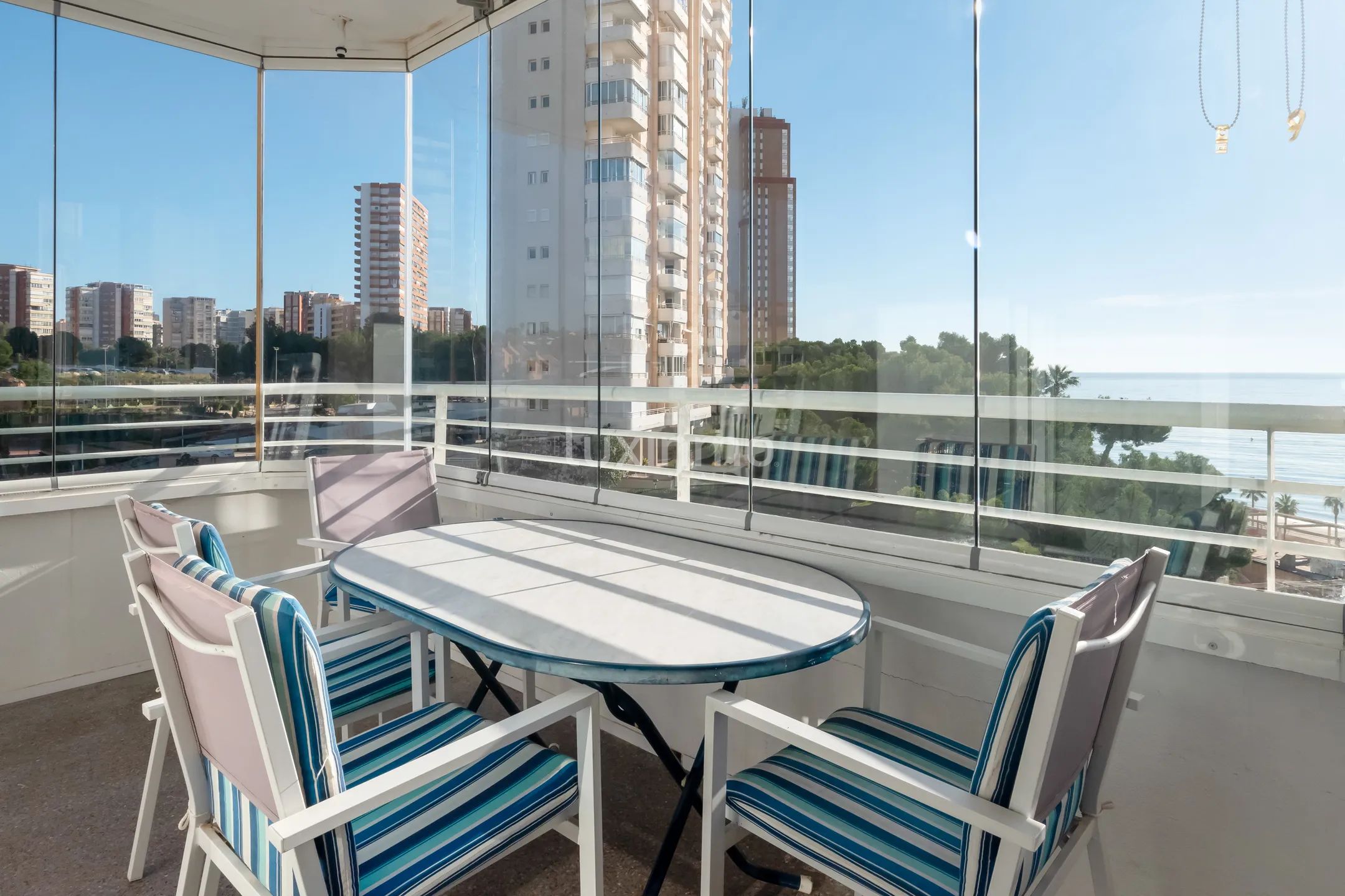 Apartment for sale with sea views in Poniente Beach
