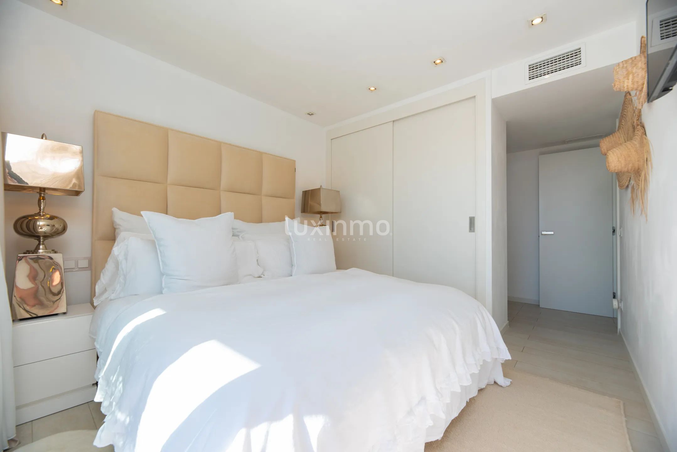 Stylish apartment in The White Angel - Luxury and comfort in a prime location — photo 15