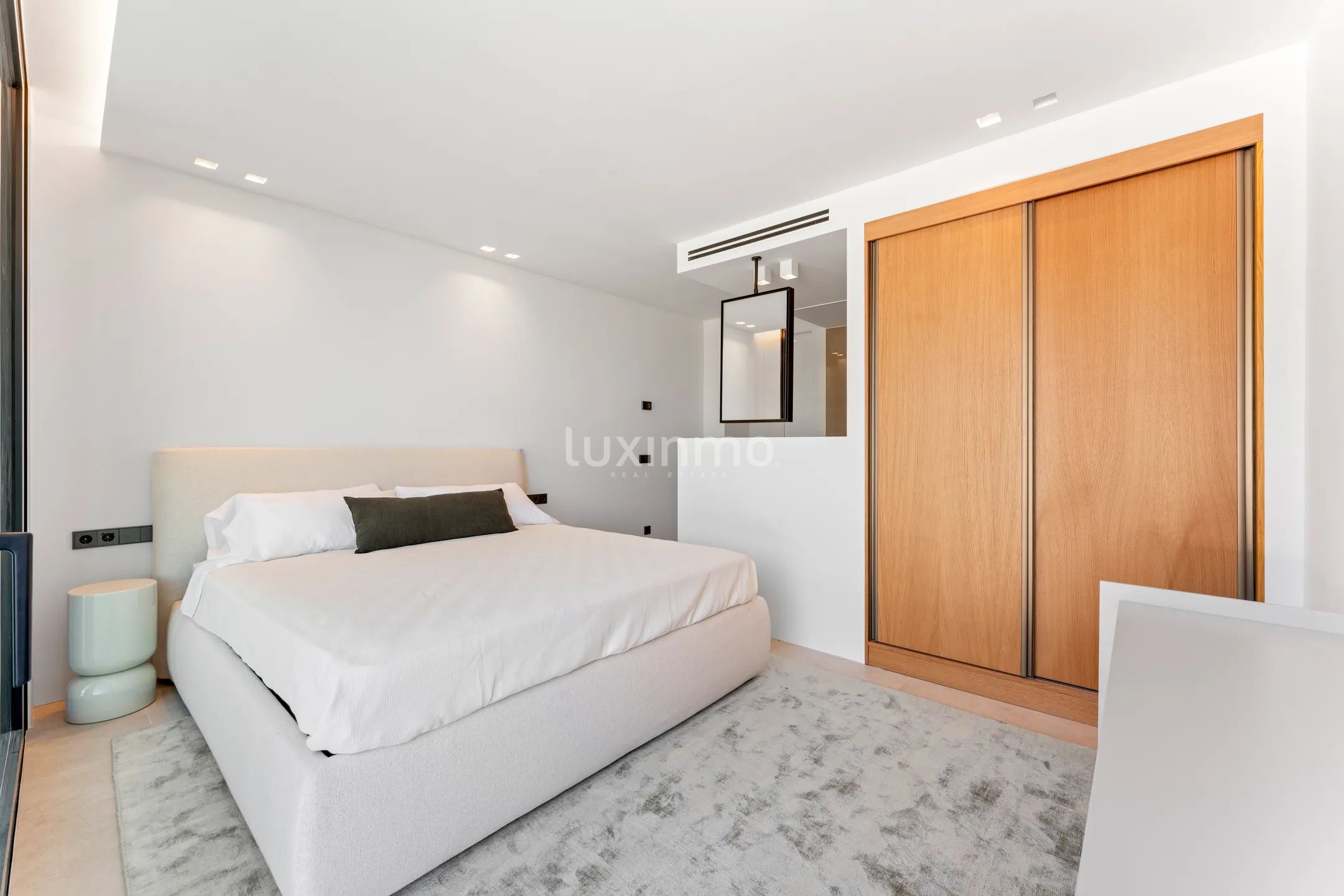 Exquisite Newly-Built Villa with Spectacular Sunset Views in Cala Salada, Ibiza — photo 37